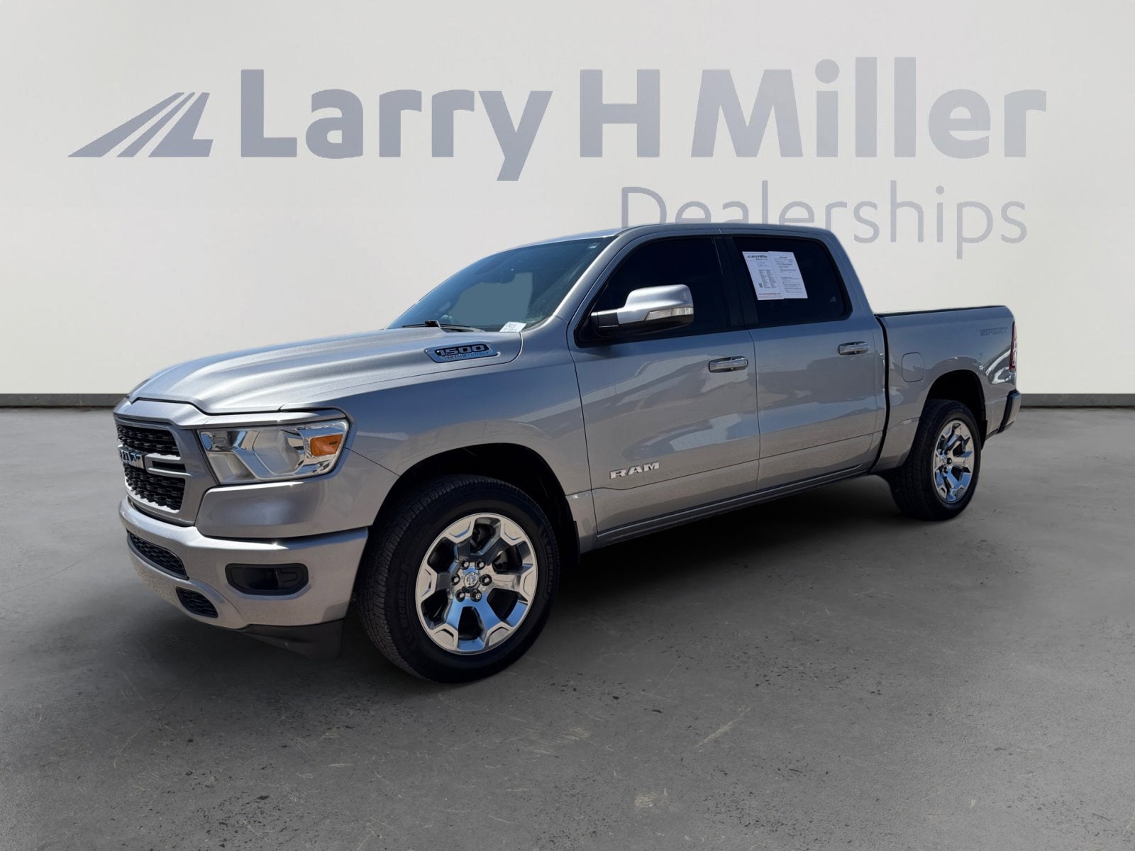 2022 RAM 1500 Big Horn/Lone Star 4x4 Crew Cab 5'7's photo