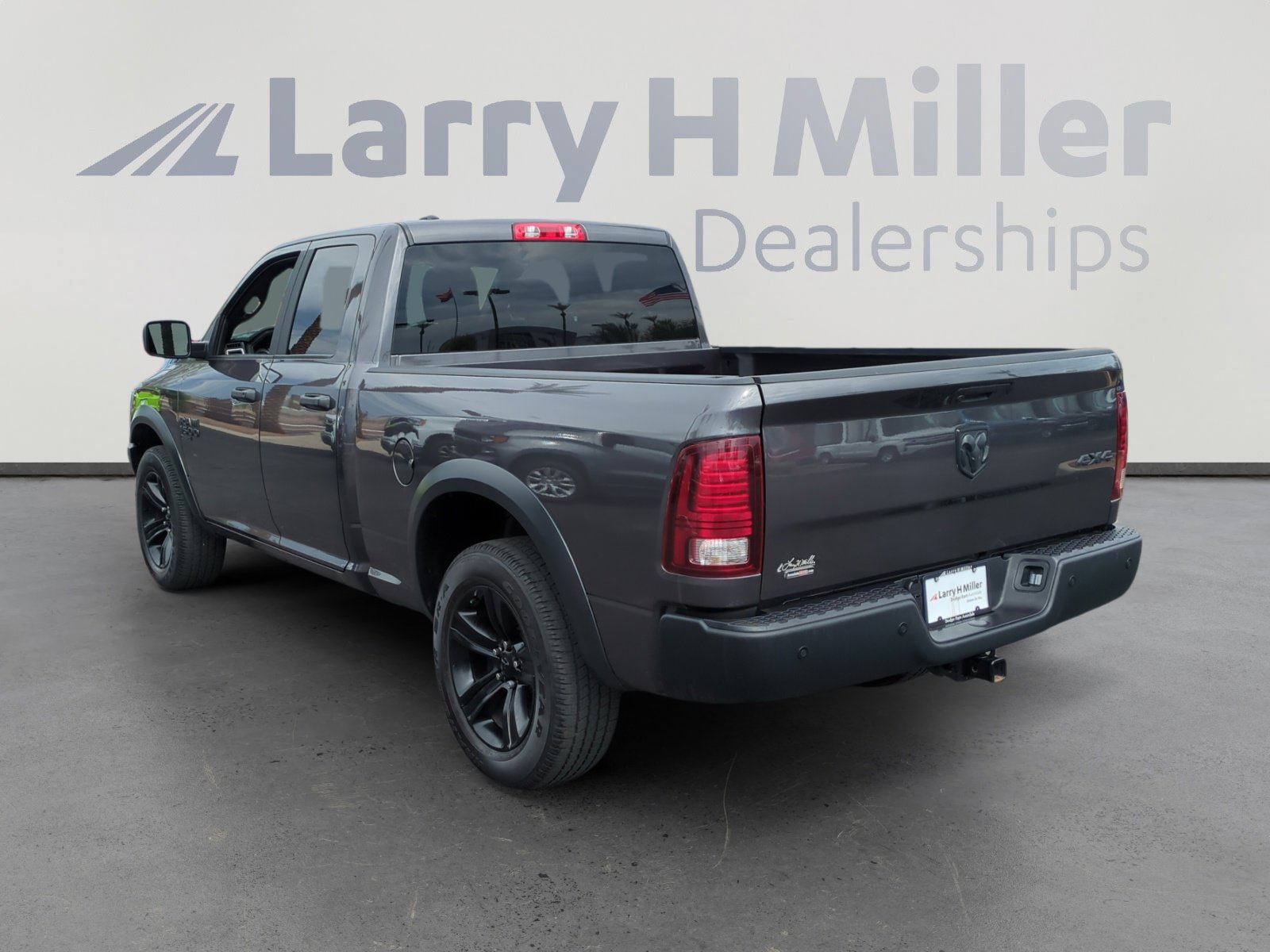 2022 Ram 1500 Classic SLT photo 3