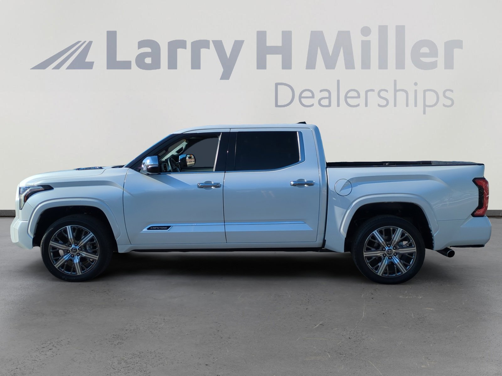 2023 Toyota Tundra CapStone photo 2