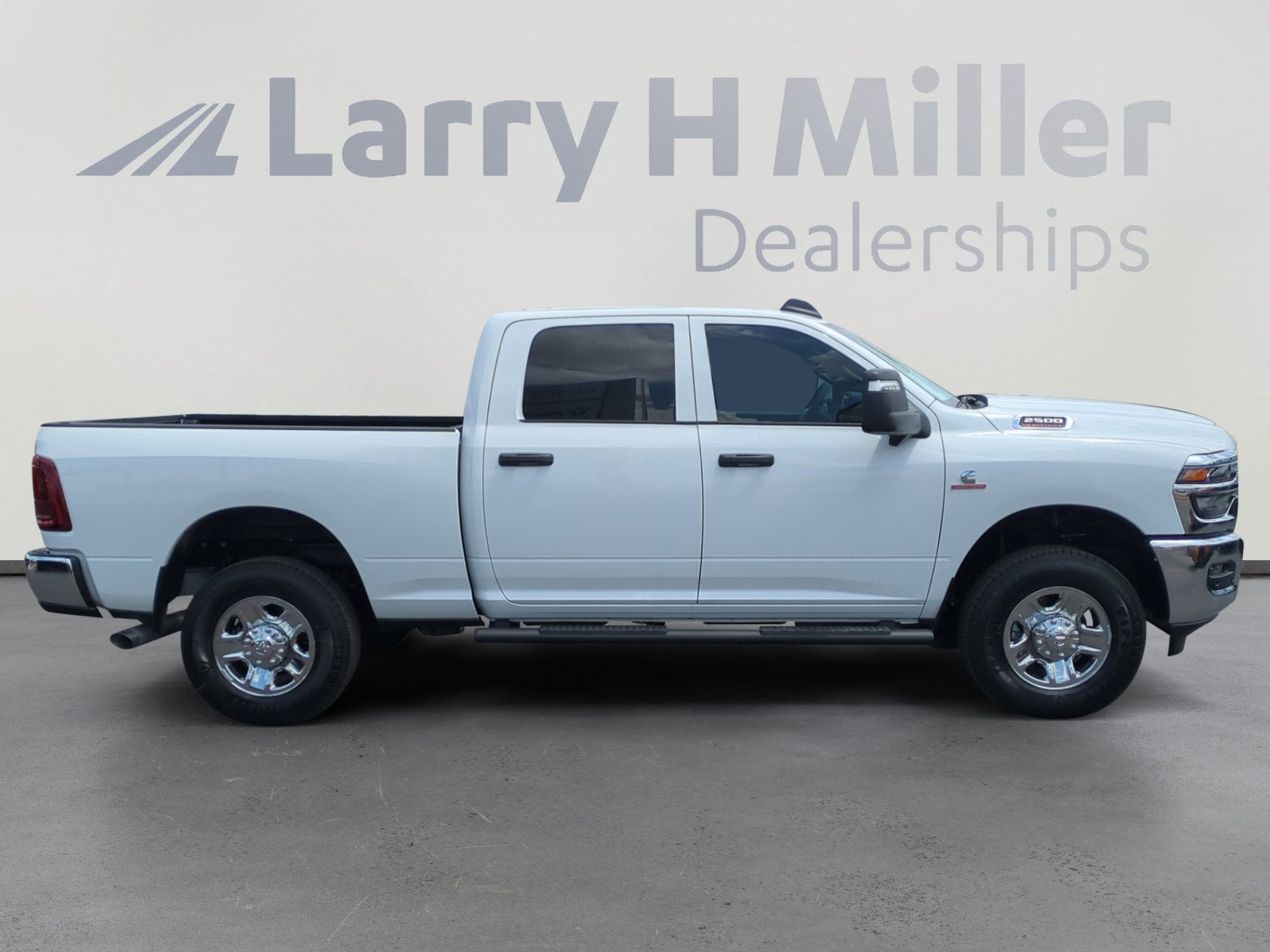 2025 RAM 2500 Tradesman - Photo 6