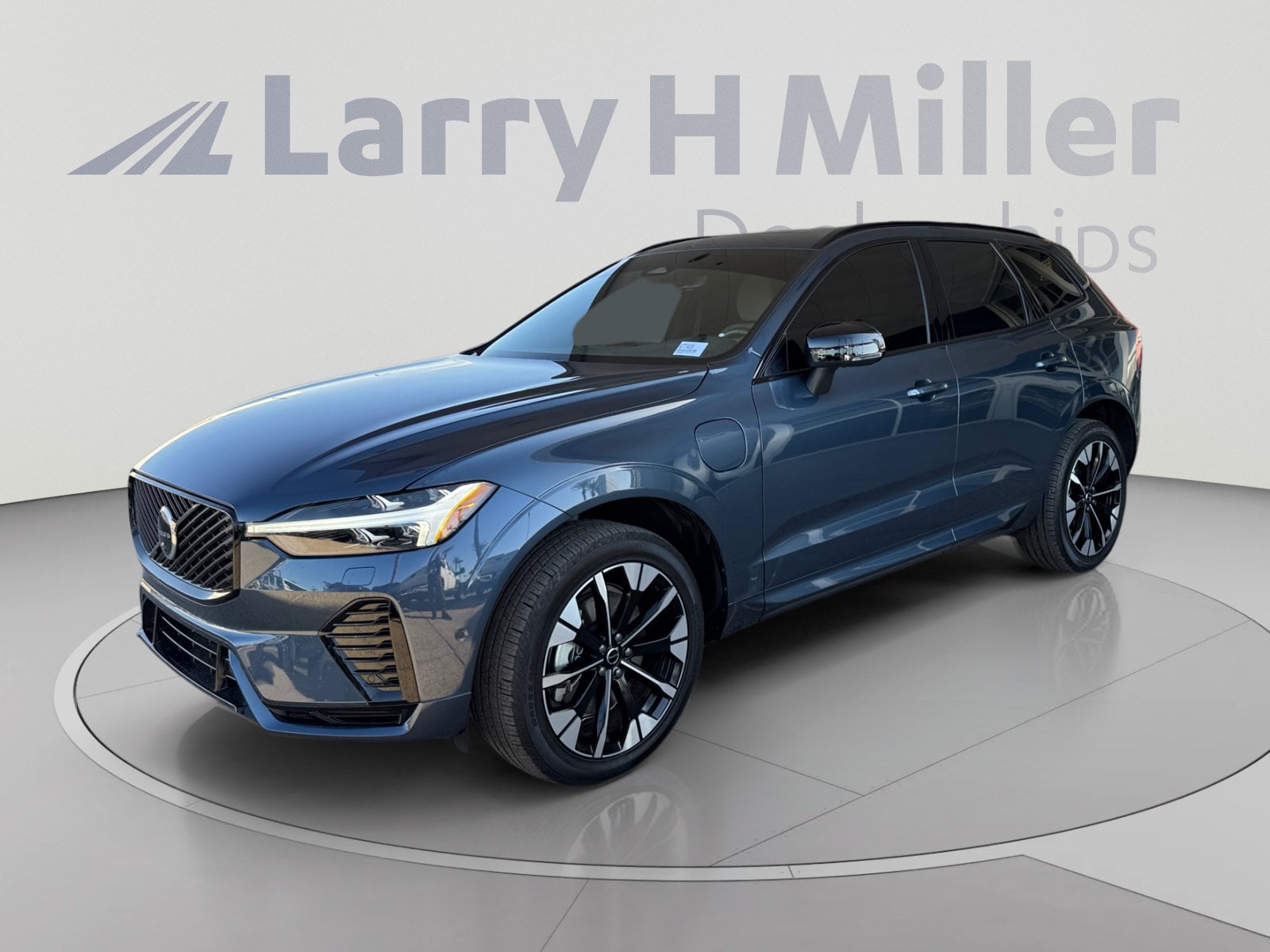 2026 Volvo XC60 Plug-In Hybrid