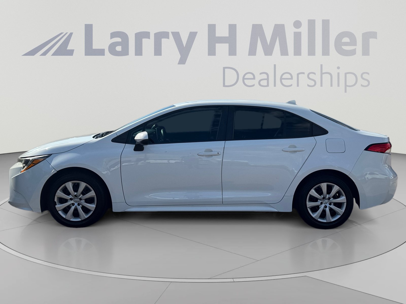 Used 2020 Toyota Corolla LE Sedan