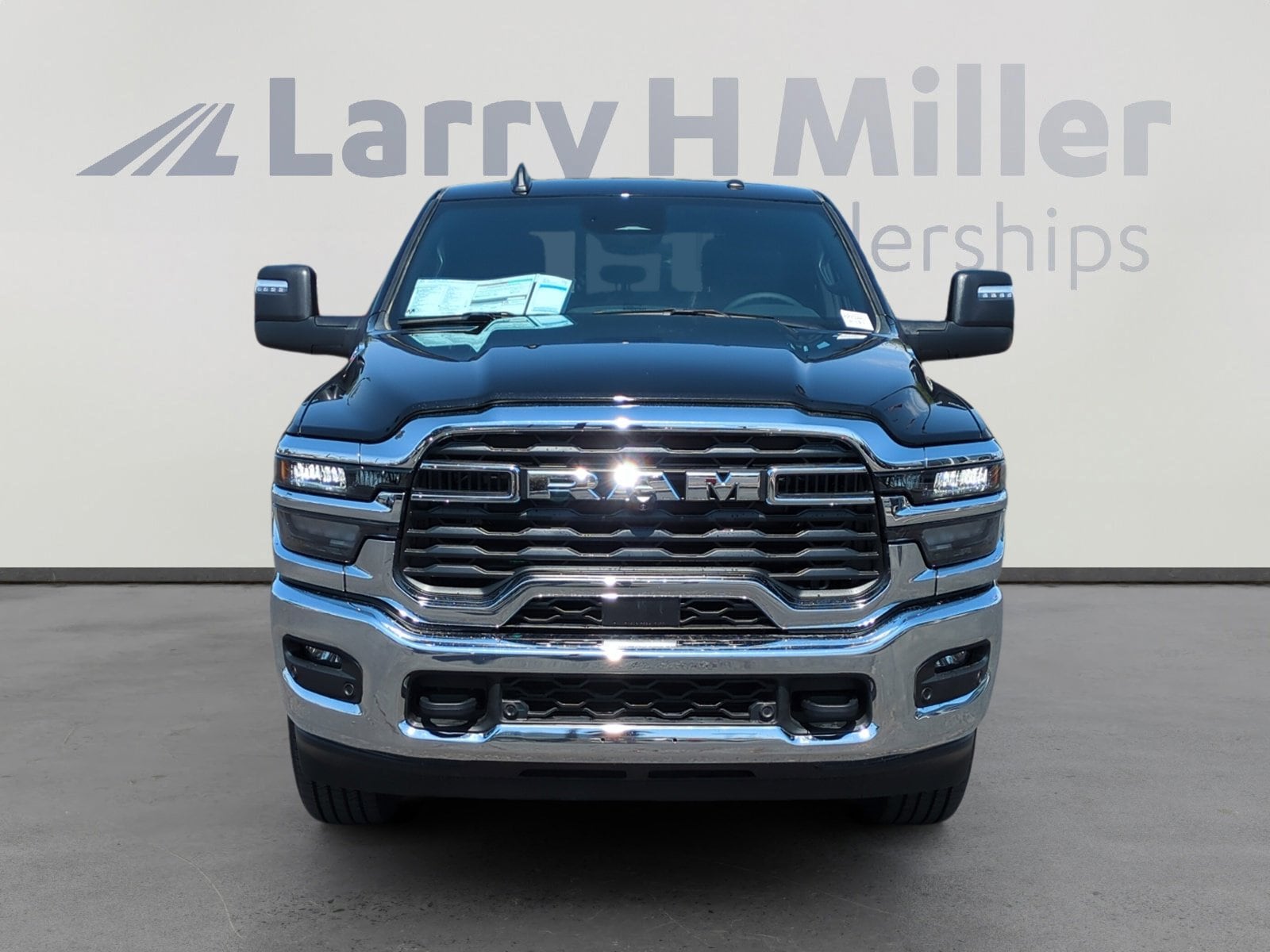 2025 RAM 2500 Tradesman - Photo 8