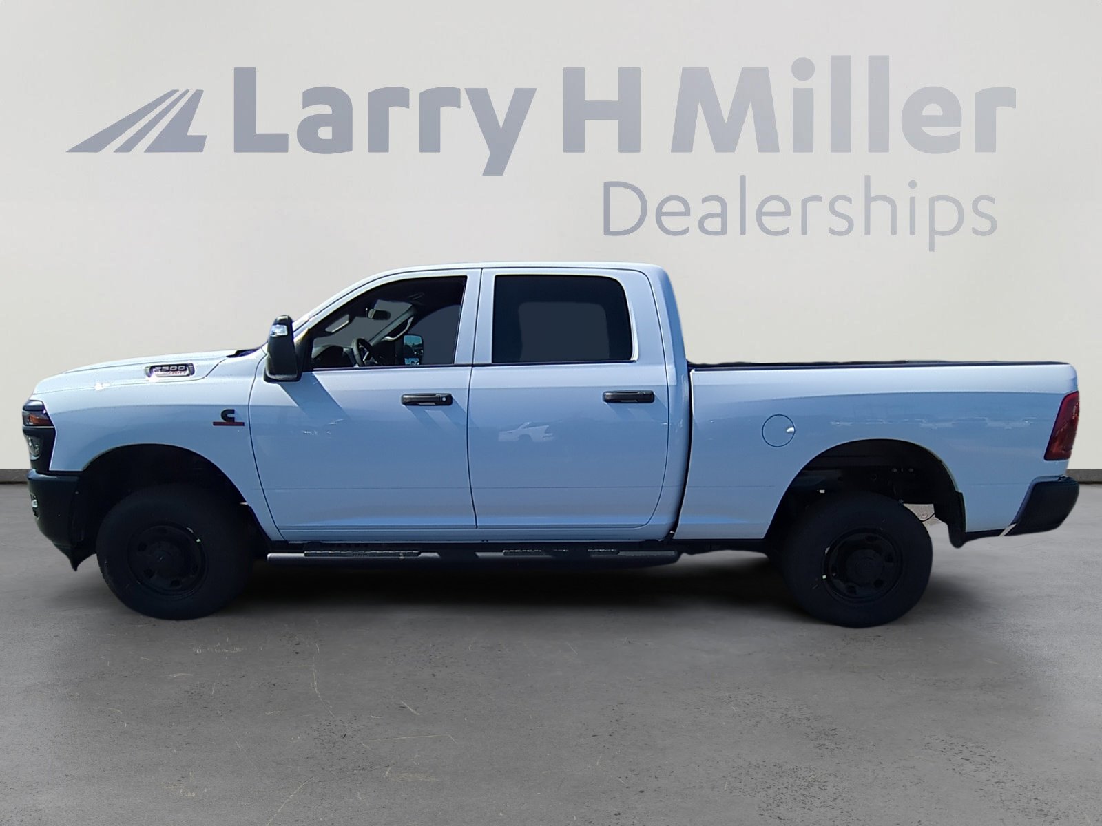 2025 Ram 2500 Tradesman photo 2