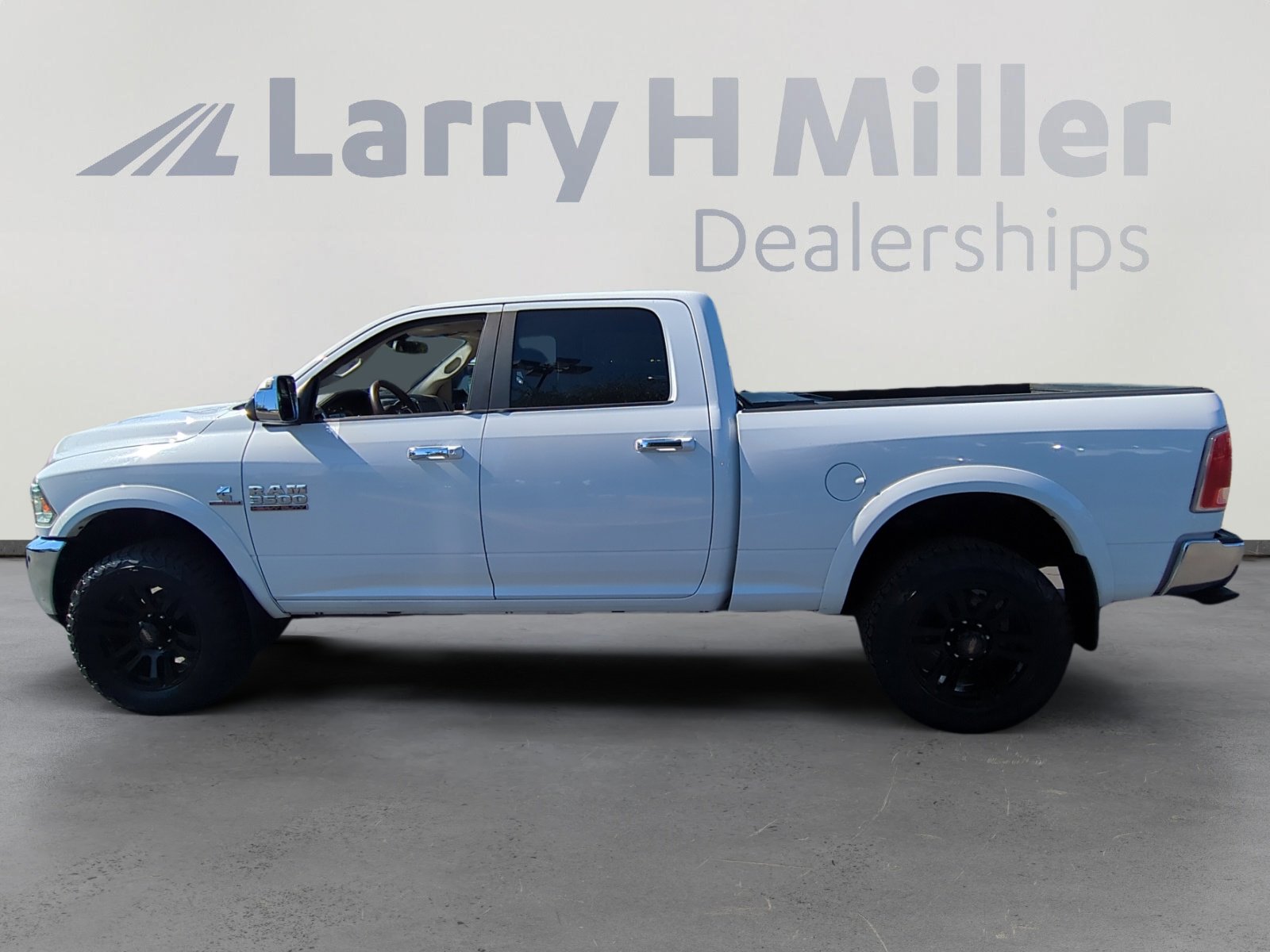 2014 Ram 3500 Laramie photo 2