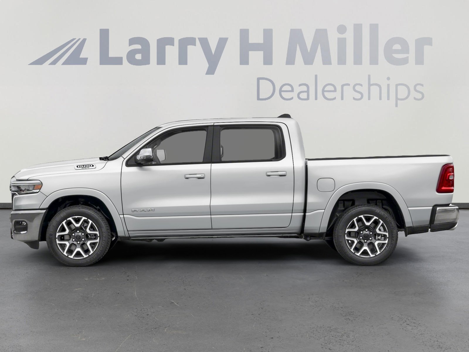 2026 Ram 1500 Laramie photo 3