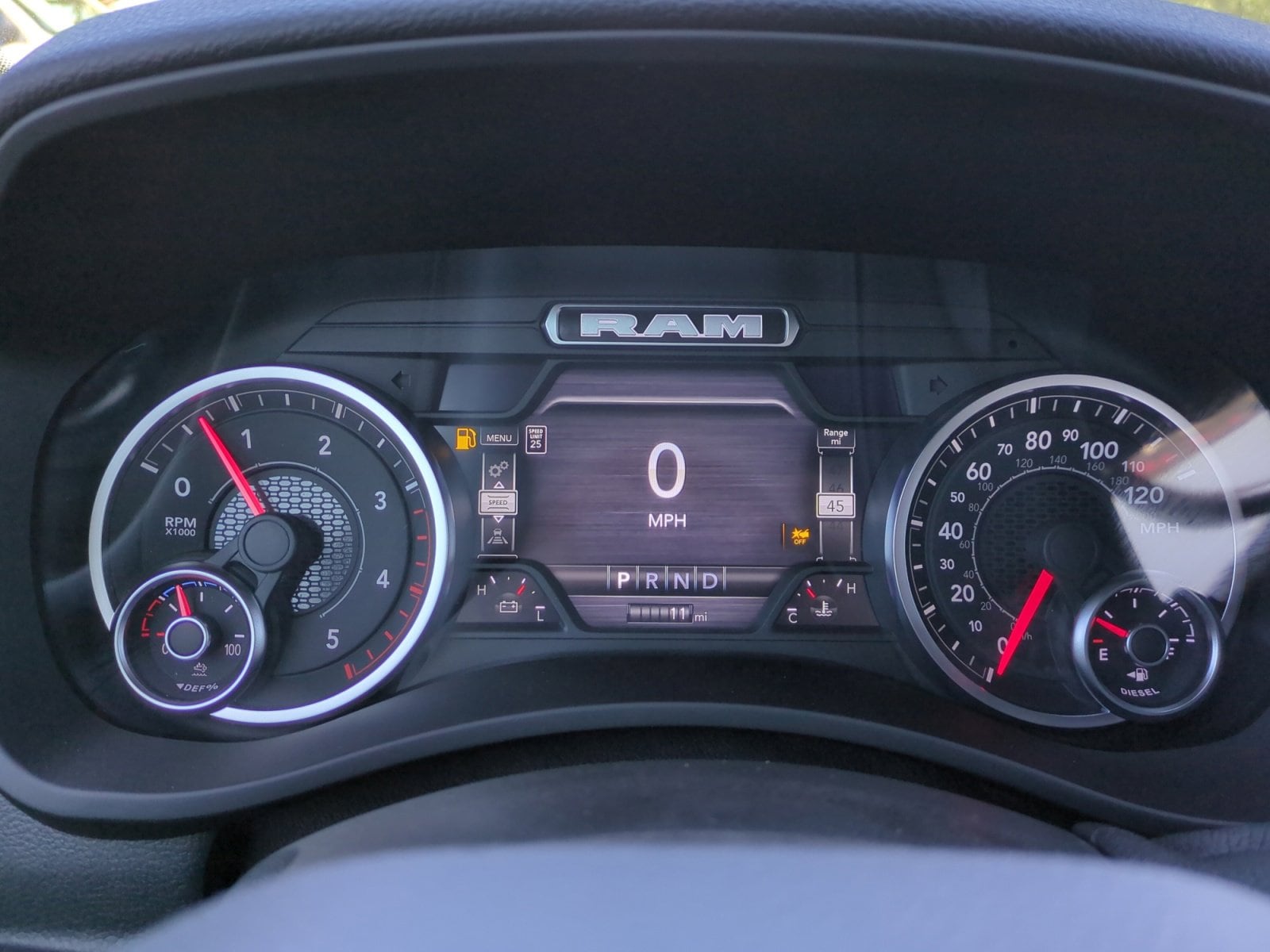 2025 RAM 2500 Tradesman - Photo 11