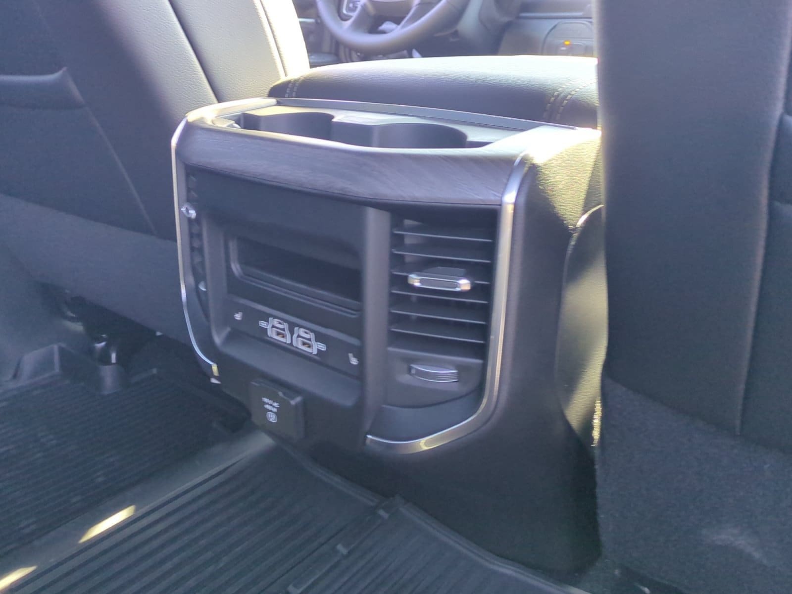 2026 RAM 2500 Laramie - Photo 33