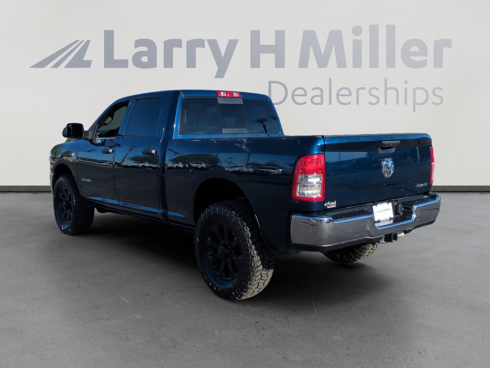 2022 Ram 2500 Tradesman photo 3
