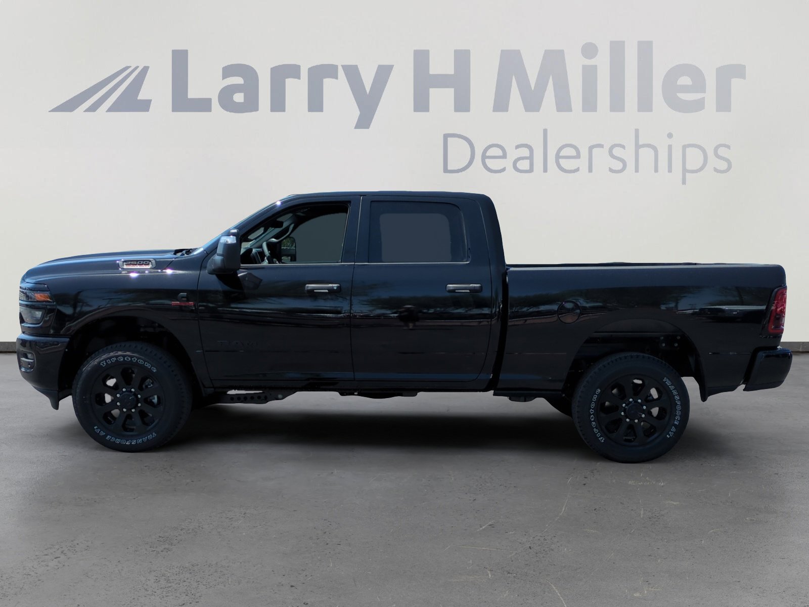 2025 Ram 2500 Big Horn photo 2