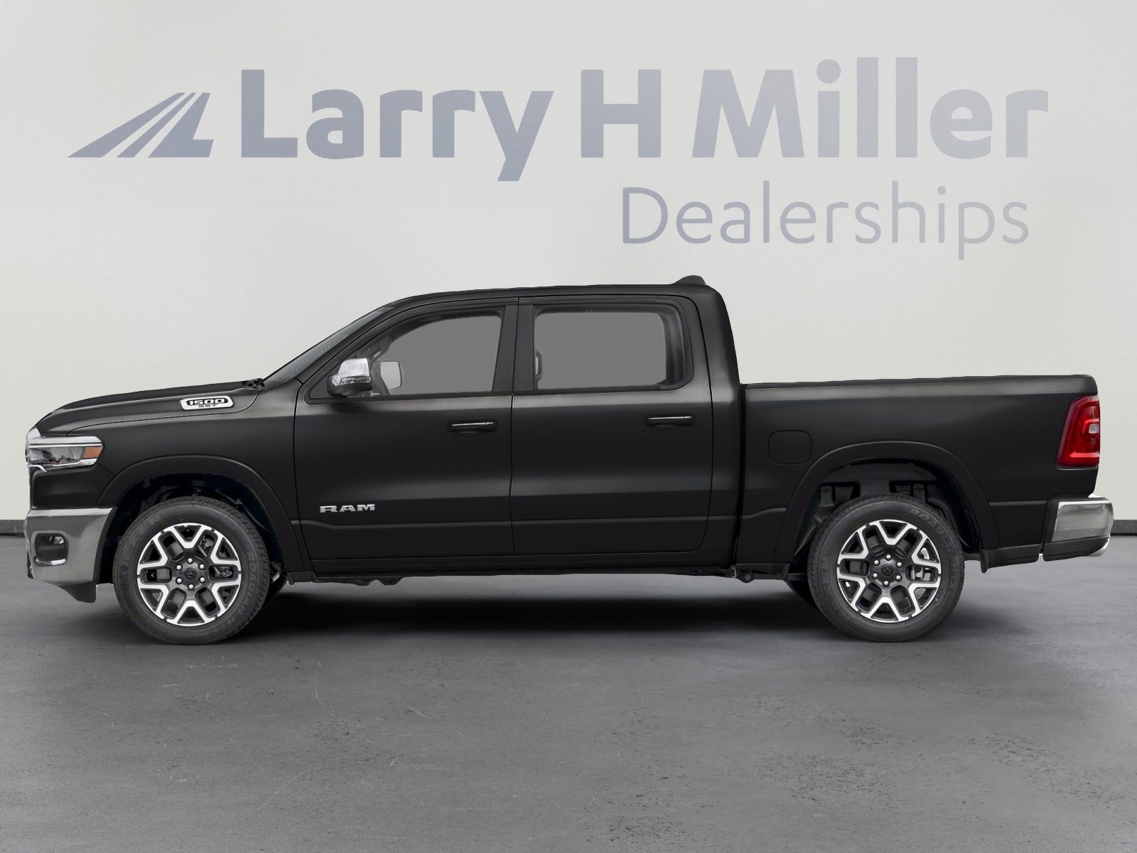 2026 Ram 1500 Laramie photo 3