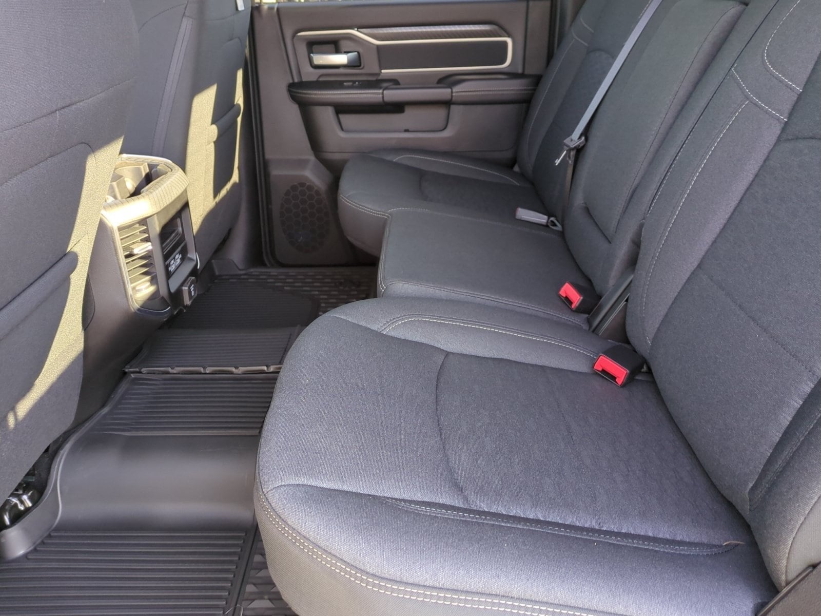 2026 RAM 2500 Big Horn - Photo 18