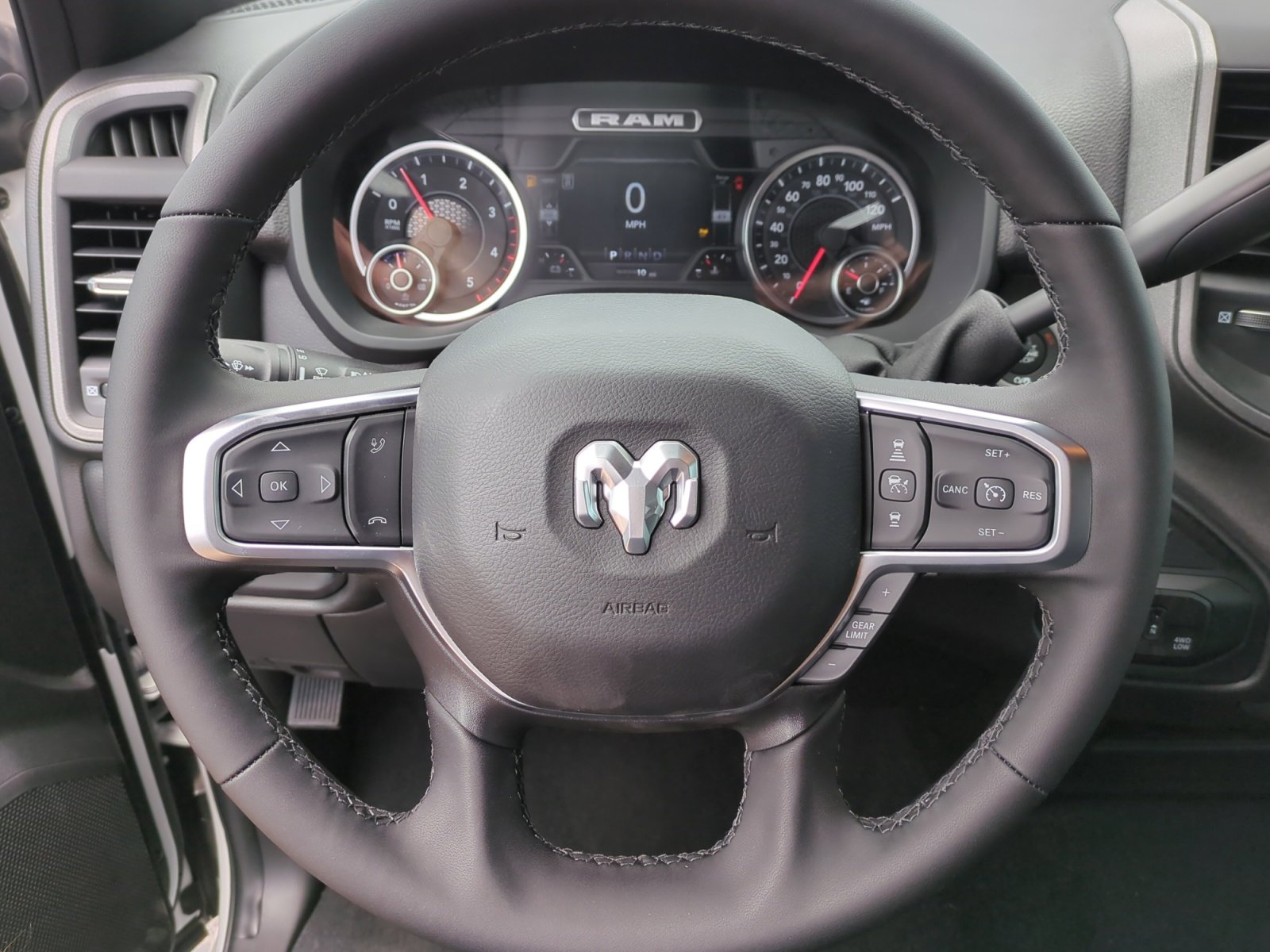 2025 RAM 2500 Tradesman - Photo 10