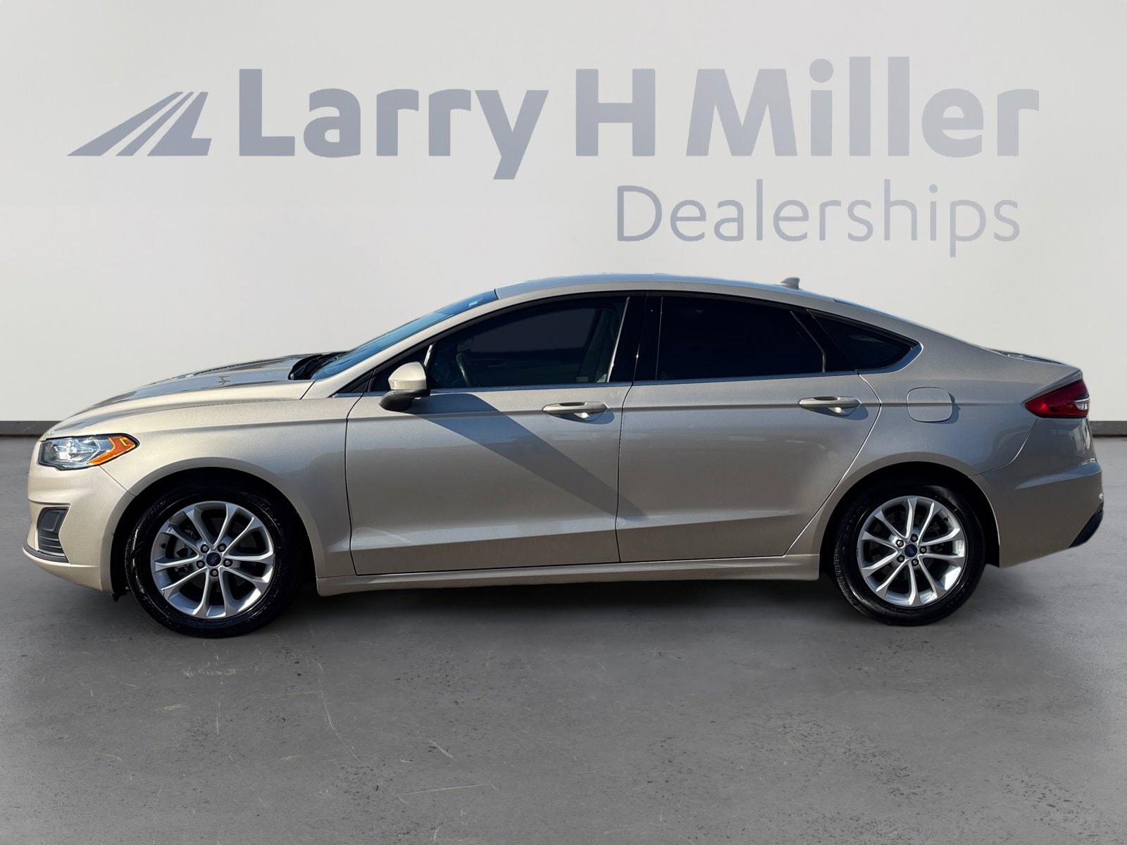 Used 2019 Ford Fusion SE with VIN 3FA6P0HD0KR232815 for sale in Avondale, AZ