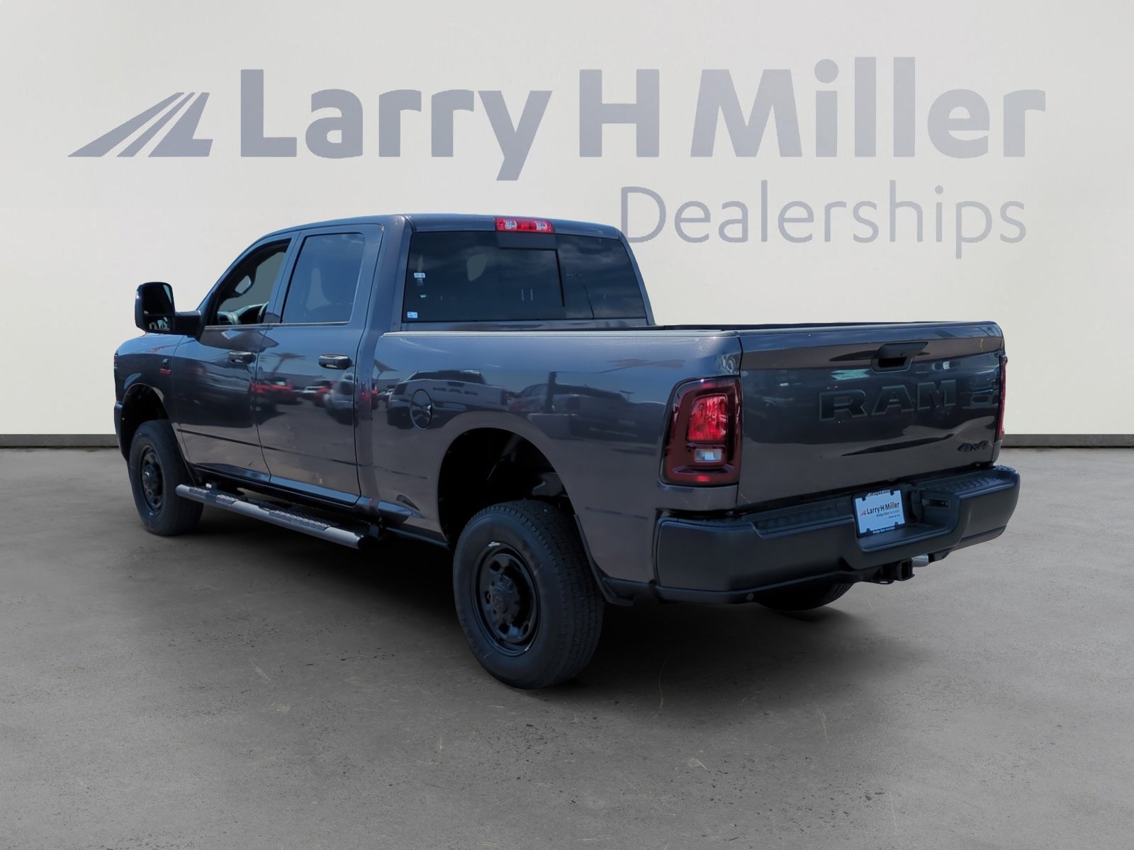 2025 Ram 2500 Tradesman photo 3