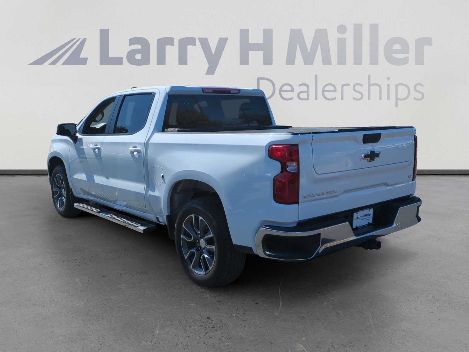 2023 Chevrolet Silverado 1500 photo 3