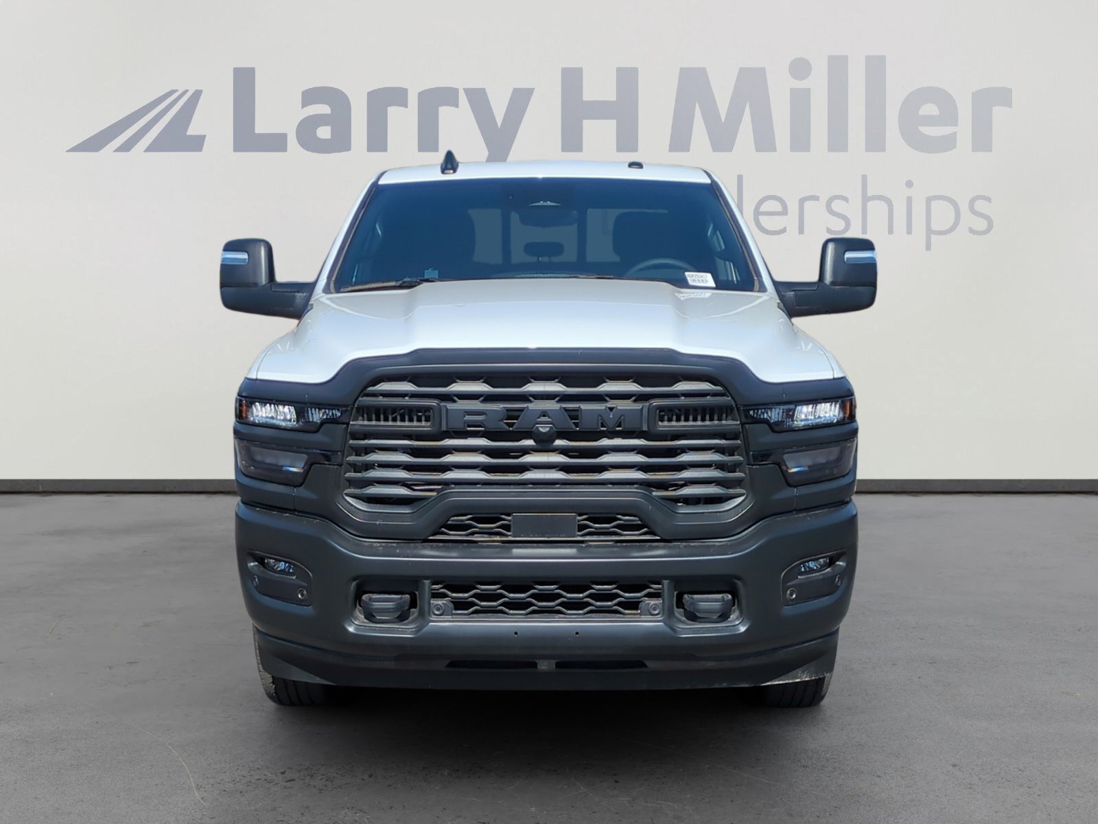 2025 RAM 2500 Tradesman - Photo 8