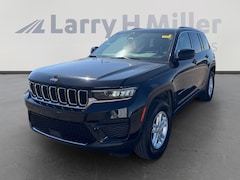 Used 2023 Jeep Grand Cherokee Laredo SUV for sale in Avondale, AZ