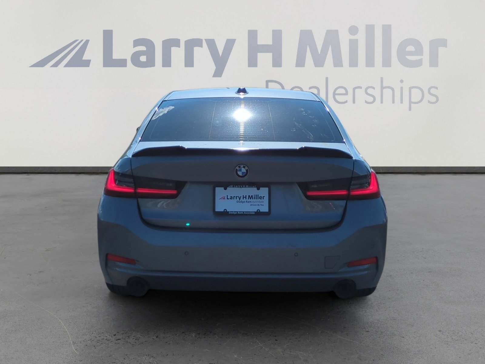 2023 Bmw 330i Sedan photo 4