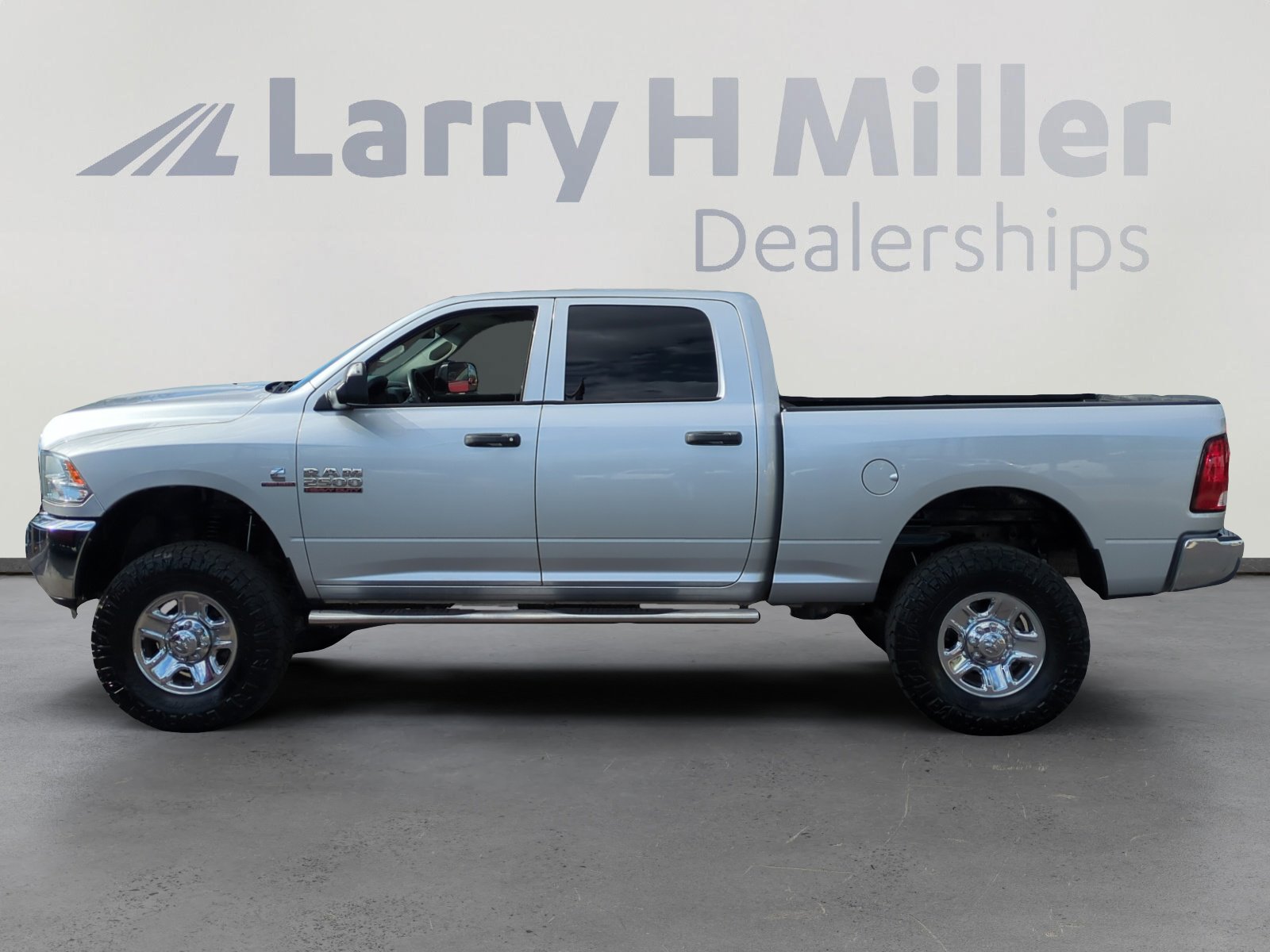 2018 Ram 2500 Tradesman photo 2