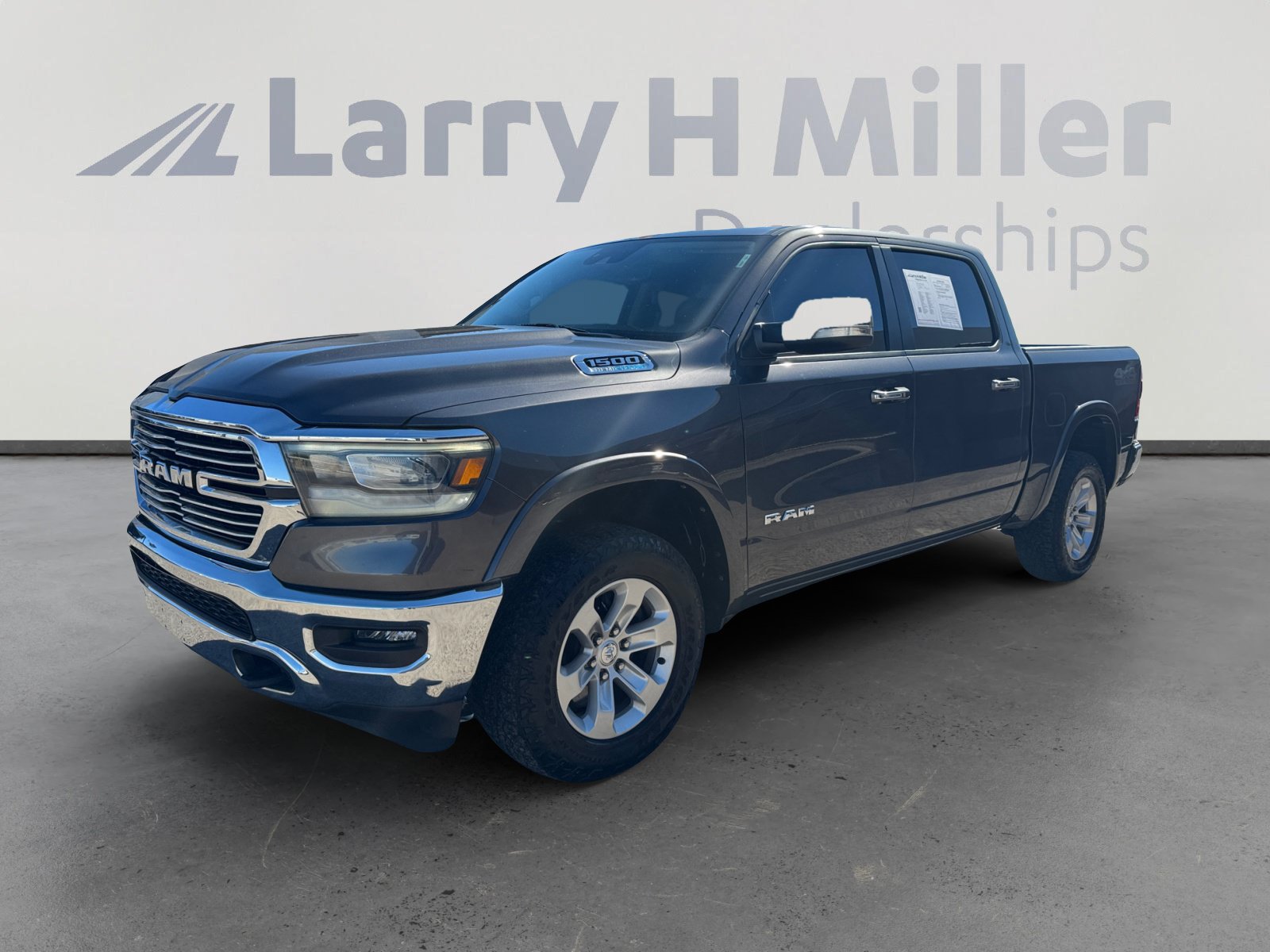 2021 RAM 1500 Laramie 4x4 Crew Cab 5'7's photo