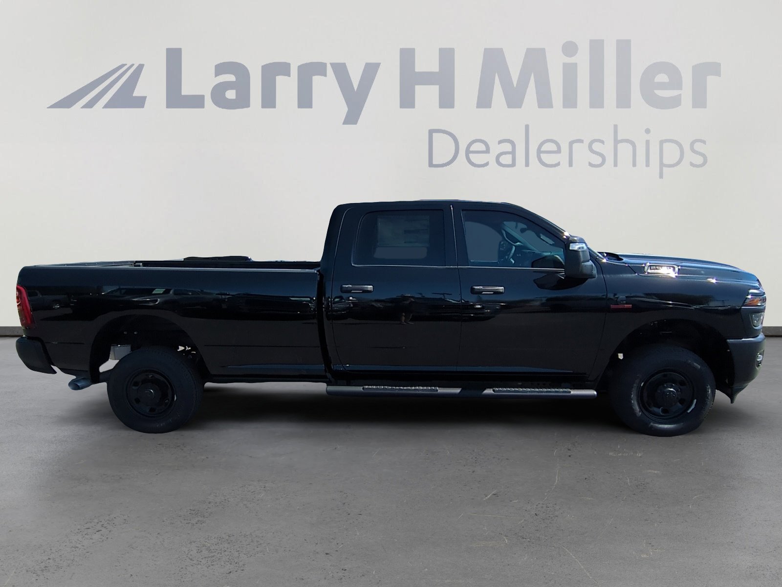 2025 RAM 2500 Tradesman - Photo 6