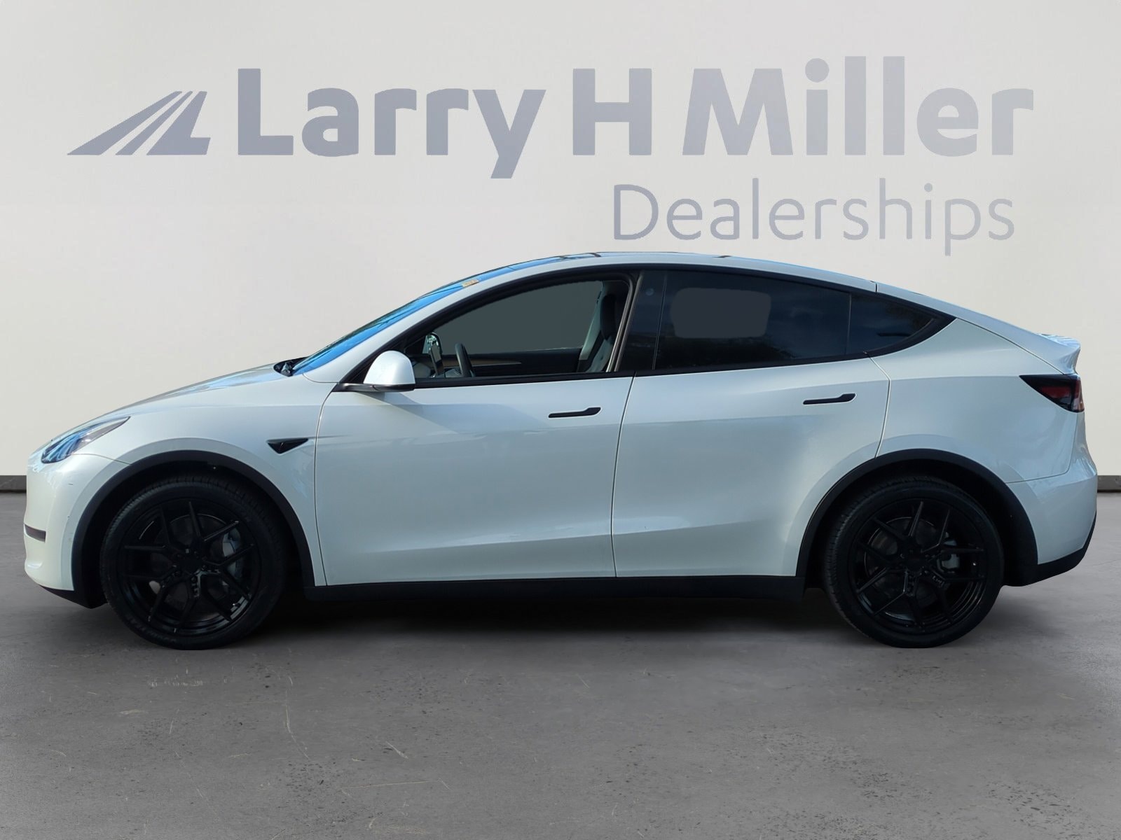 Used 2023 Tesla Model Y Long Range with VIN 7SAYGDEE9PA024531 for sale in Avondale, AZ