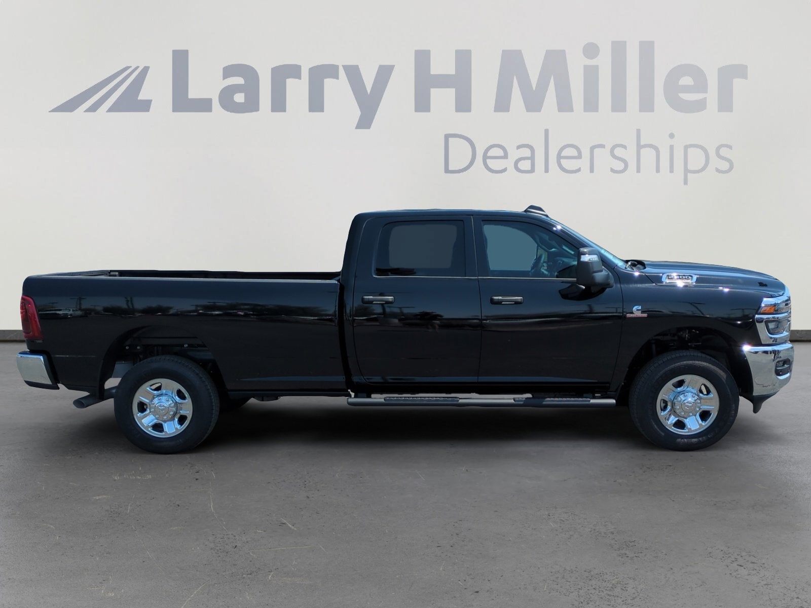 2025 RAM 2500 Tradesman - Photo 6