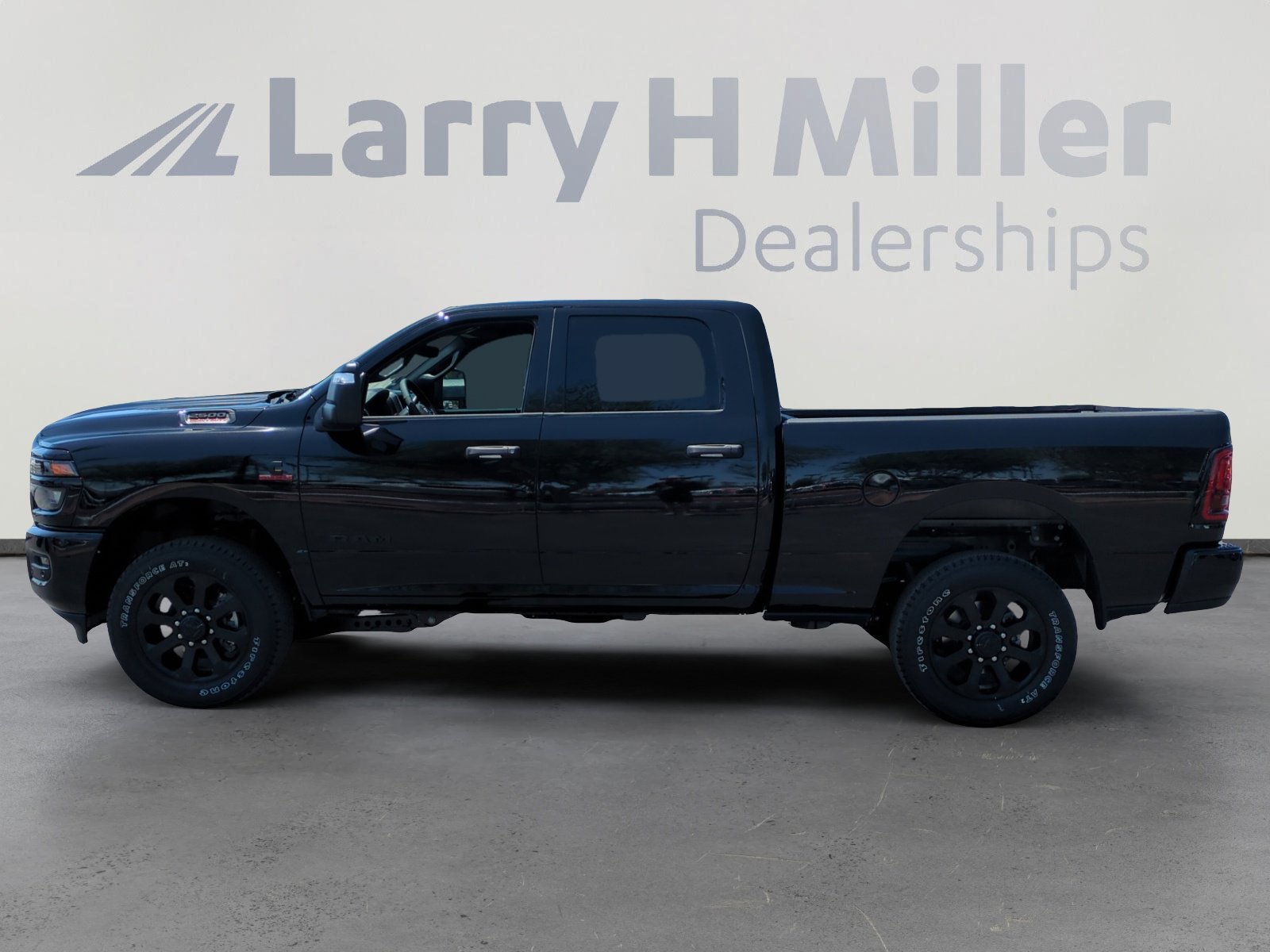 2025 Ram 2500 Big Horn photo 2