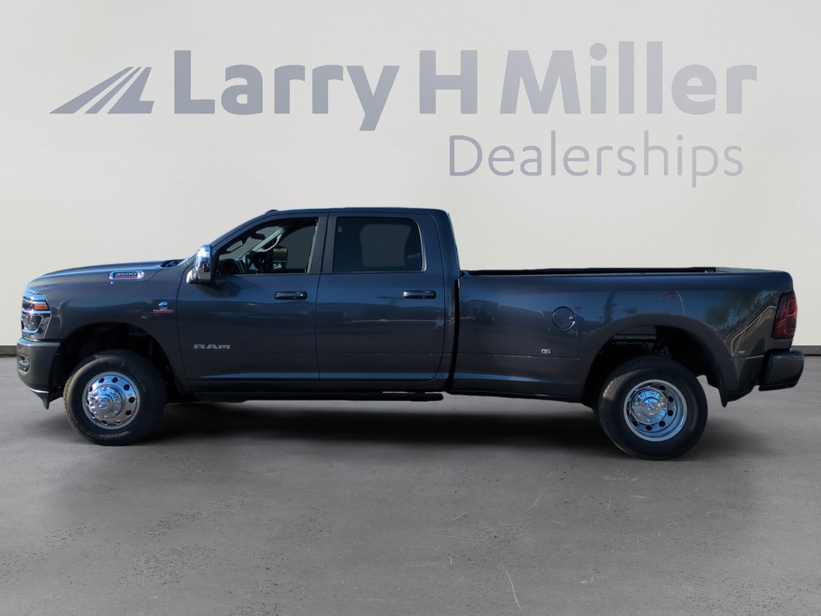 2026 Ram 3500 Laramie photo 2