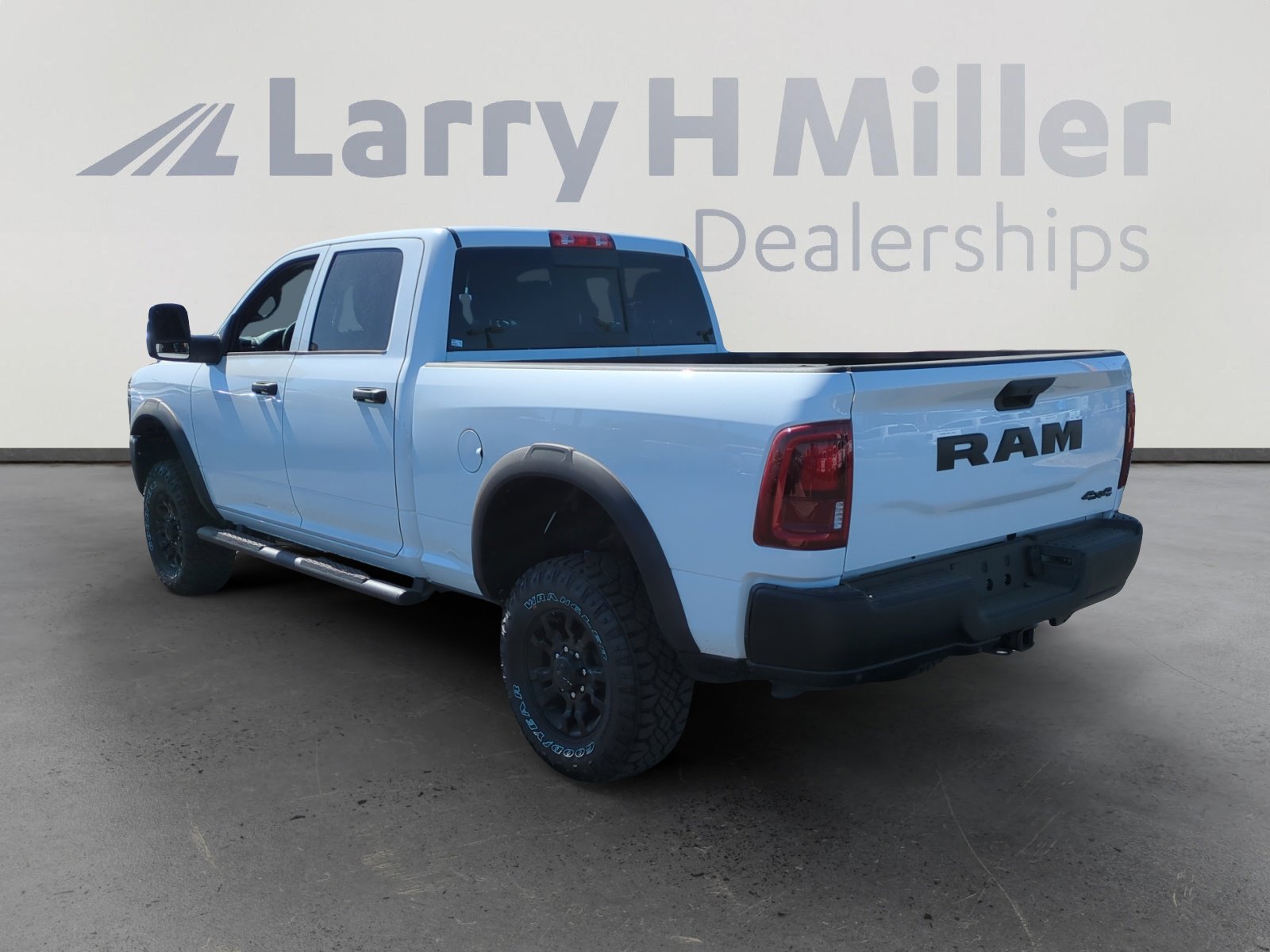 2025 Ram 2500 Tradesman photo 3