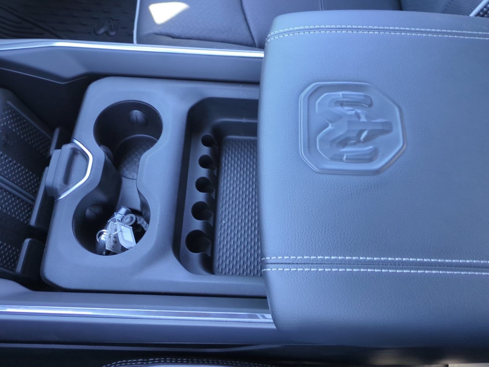 2026 RAM 2500 Laramie - Photo 16