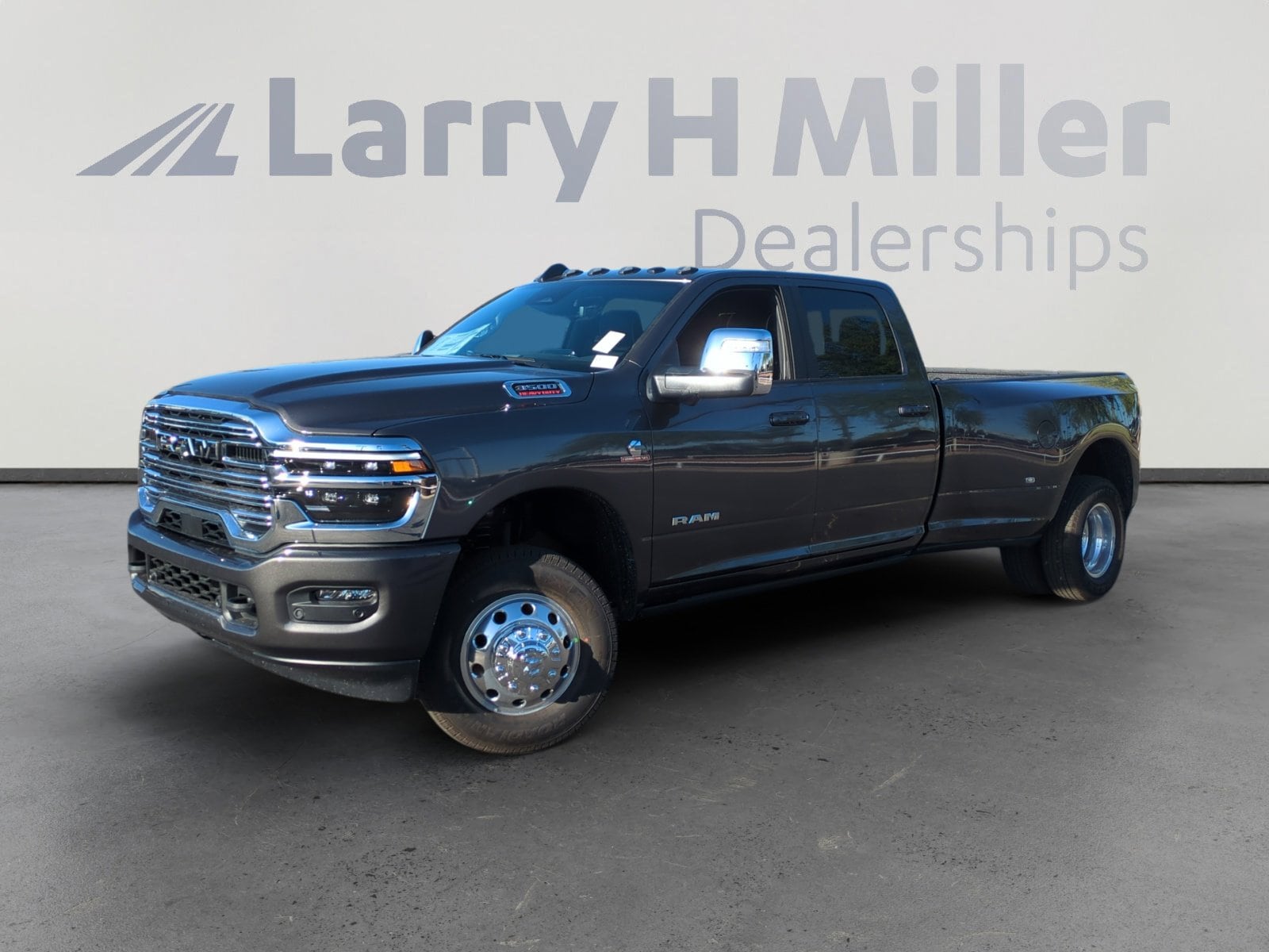 2026 RAM Ram 3500 Pickup Laramie's photo