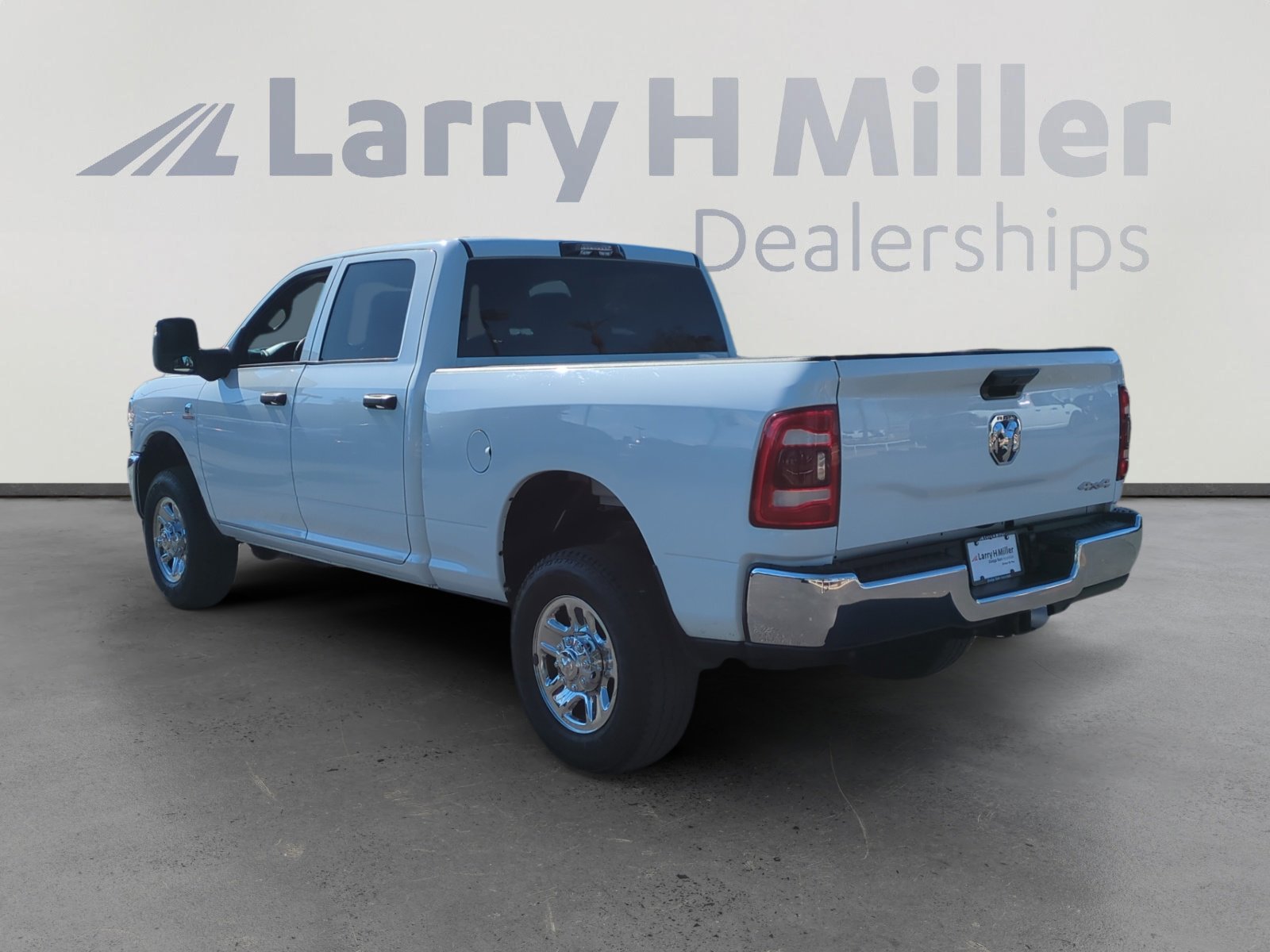 2023 Ram 2500 Tradesman photo 3