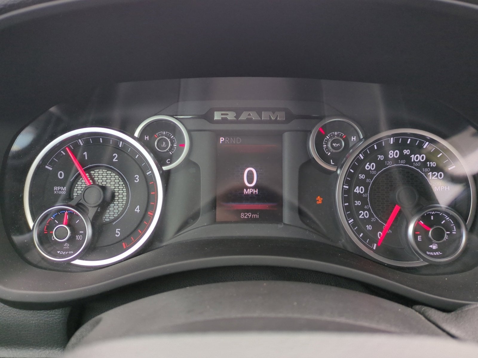 2025 RAM 2500 Tradesman - Photo 11
