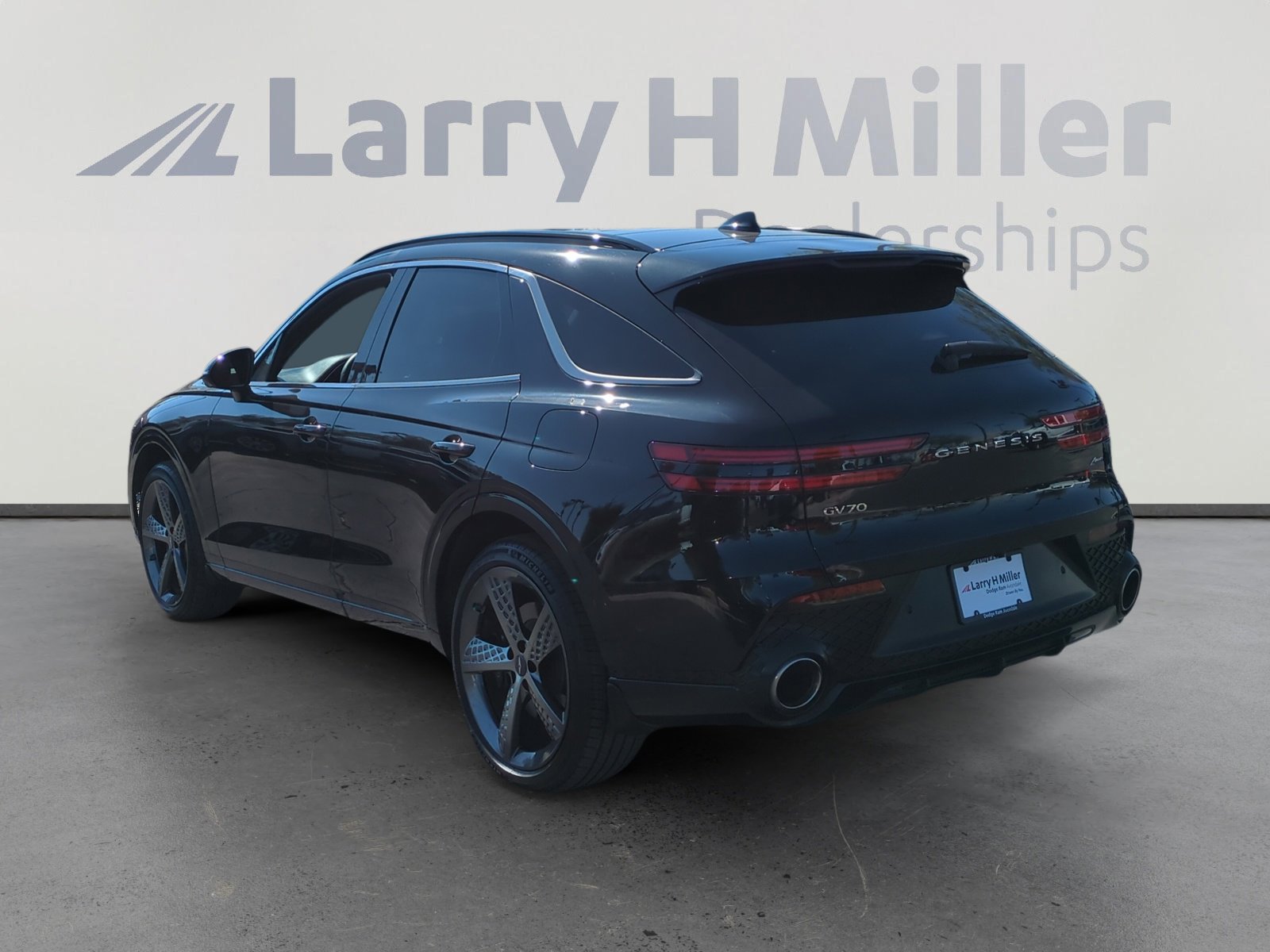 2023 Genesis GV70 2.5T photo 3