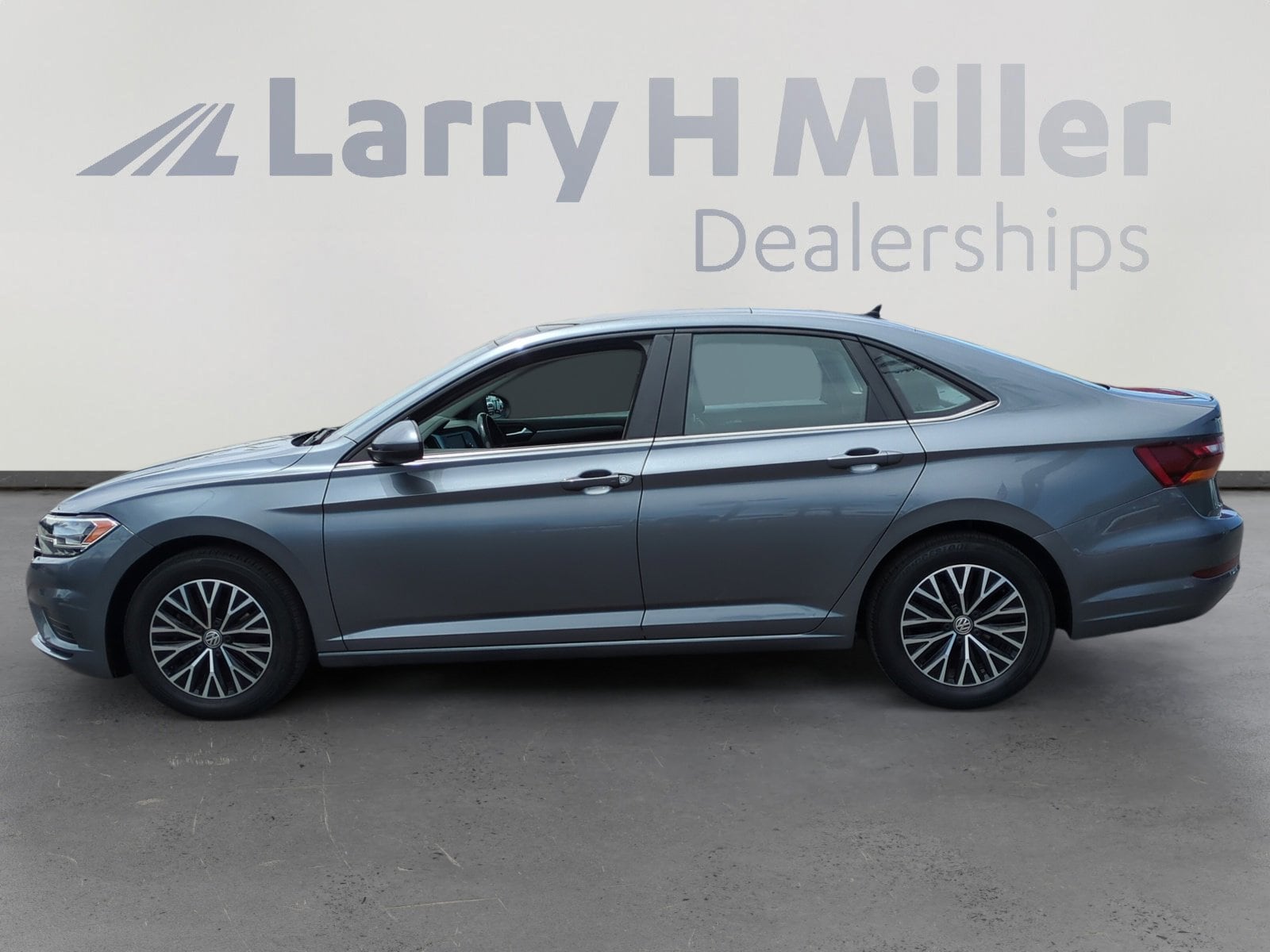 Used 2019 Volkswagen Jetta SE with VIN 3VWC57BU3KM055241 for sale in Avondale, AZ
