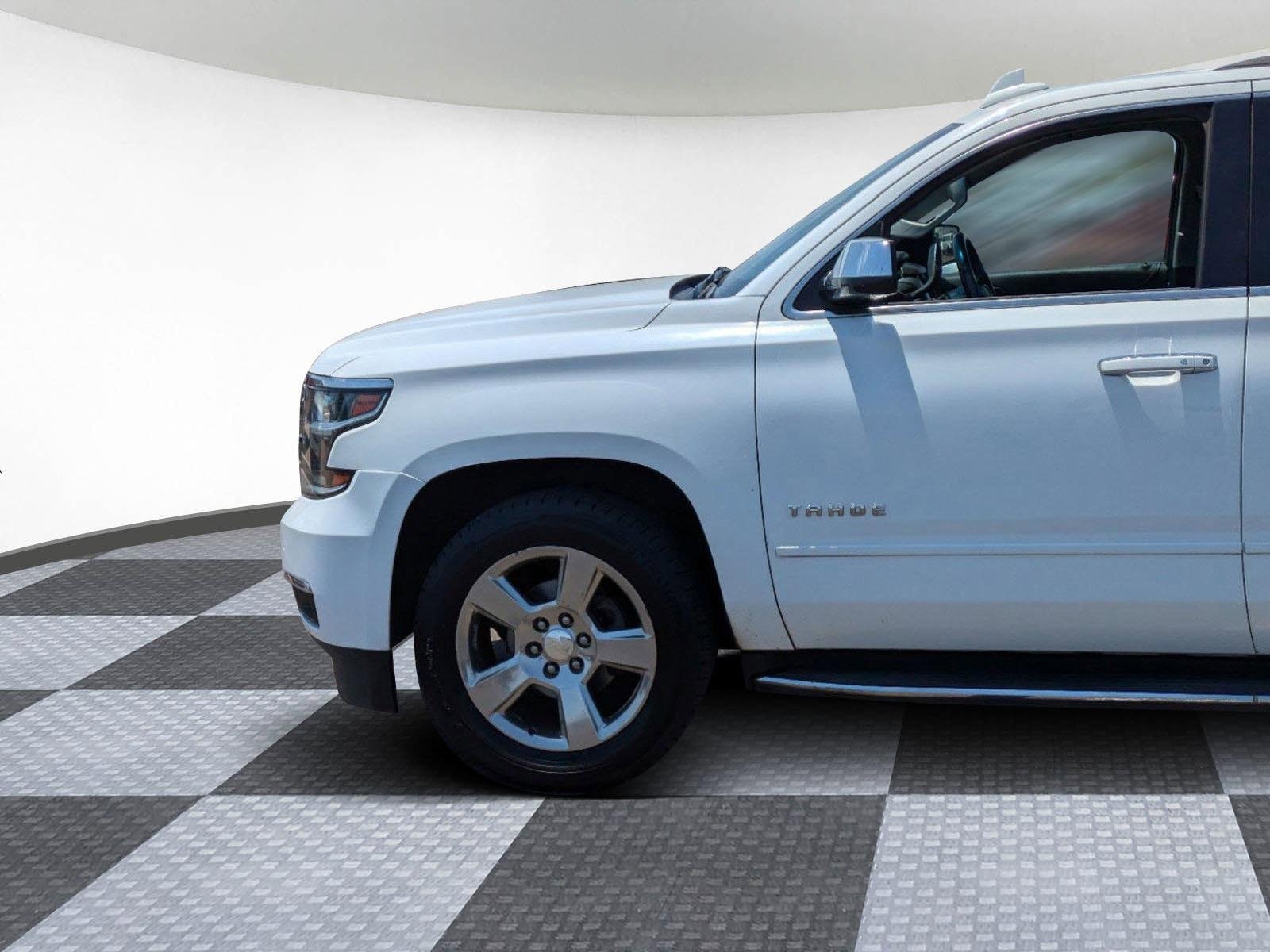 Used 2019 Chevrolet Tahoe Premier with VIN 1GNSCCKC8KR176194 for sale in Avondale, AZ