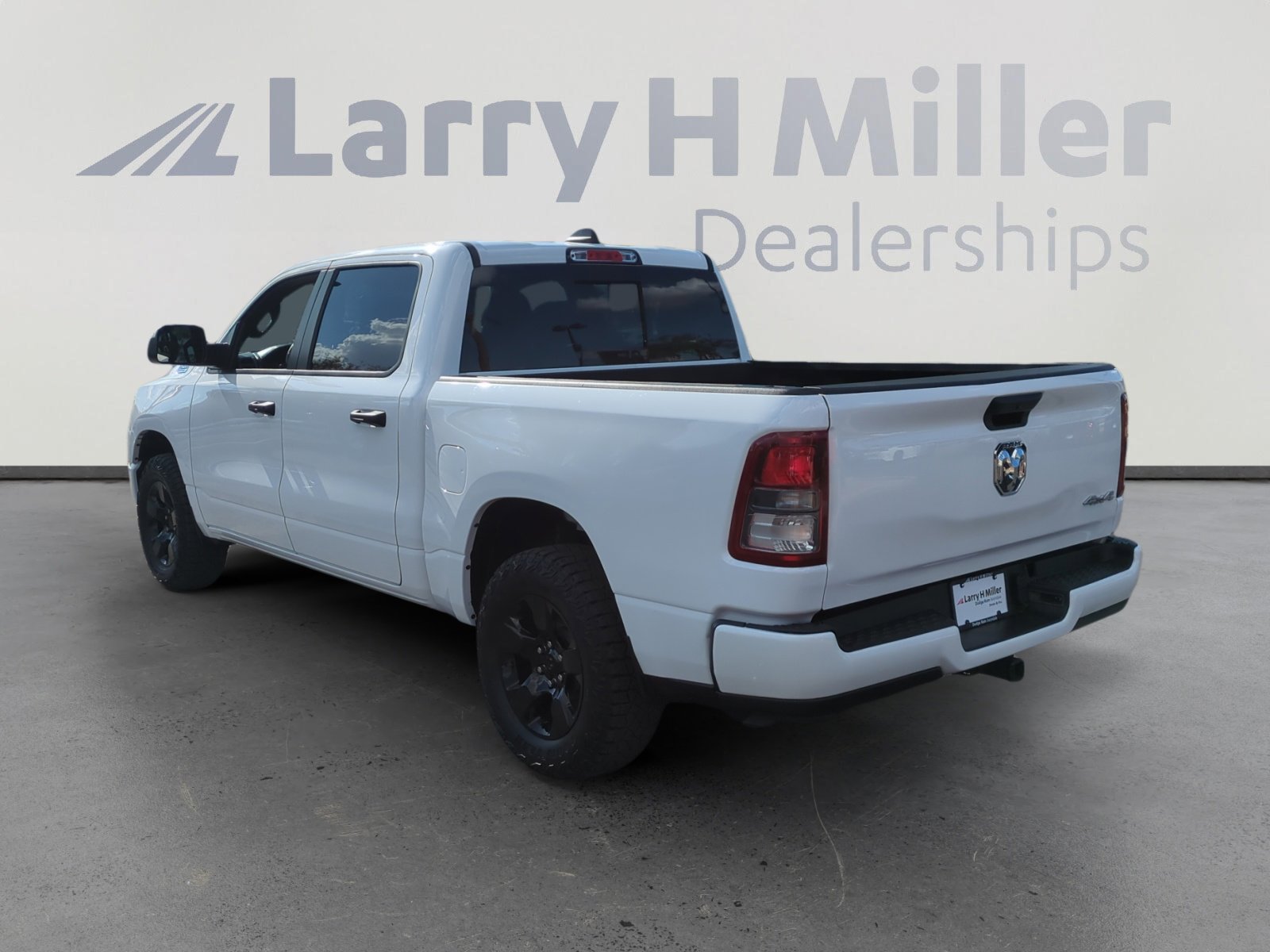 2023 Ram 1500 Tradesman photo 3