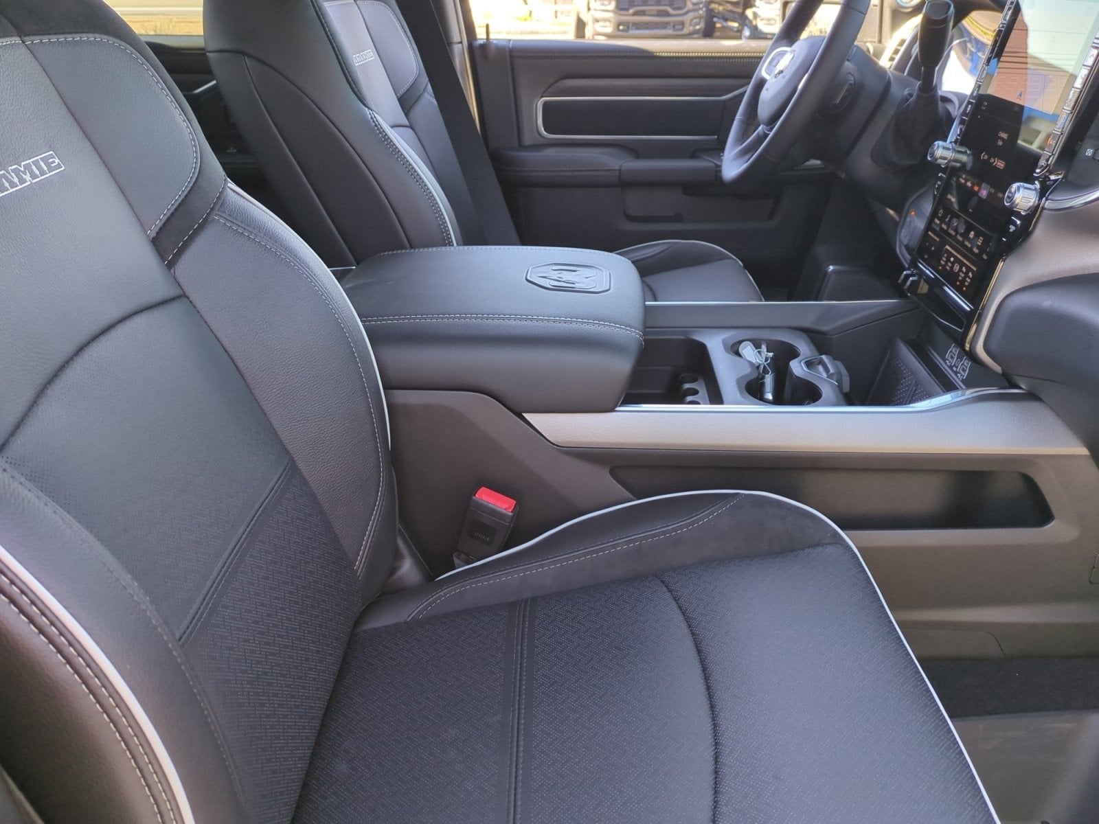 2026 RAM 2500 Laramie - Photo 20