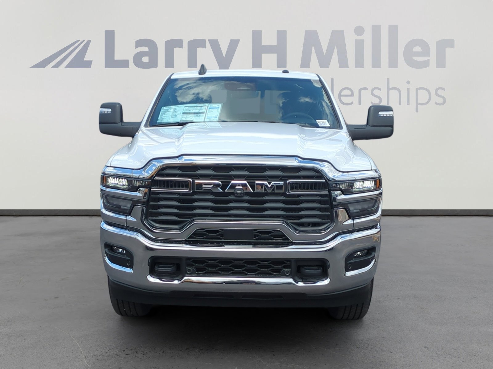 2025 RAM 2500 Tradesman - Photo 8