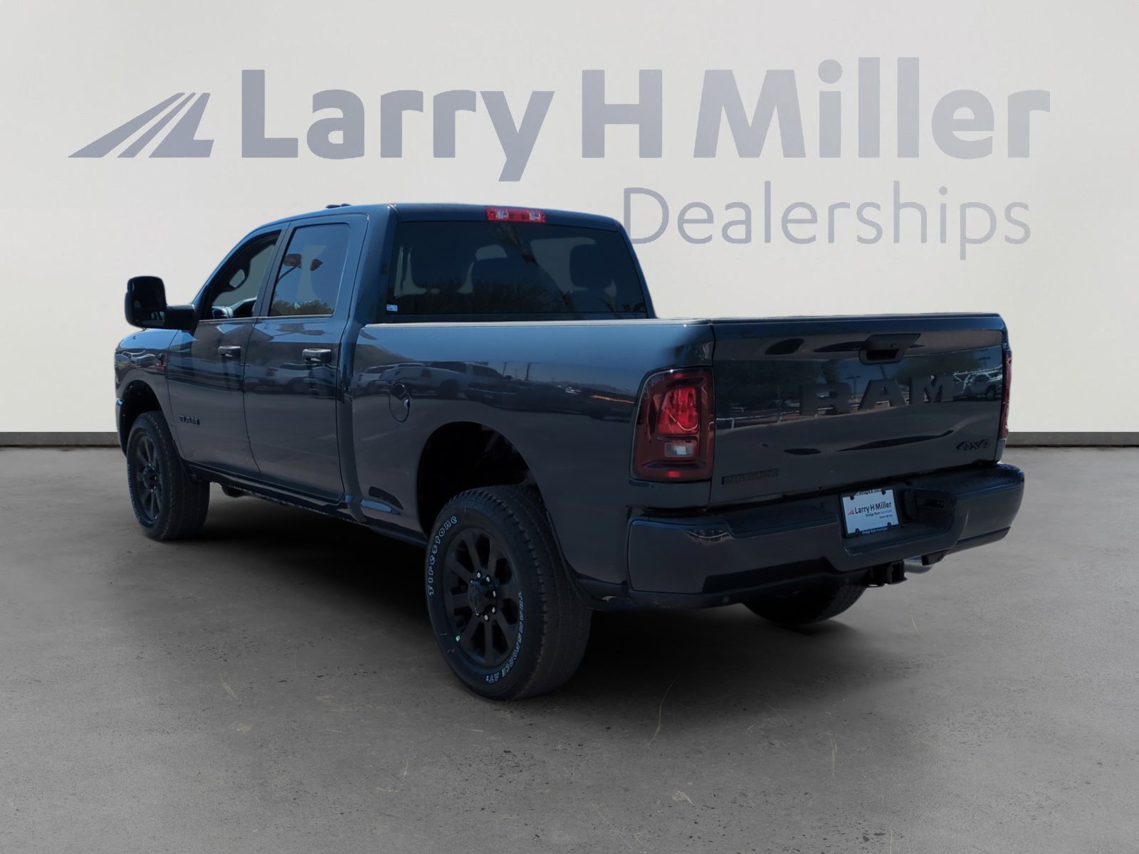 2025 Ram 2500 Big Horn photo 3
