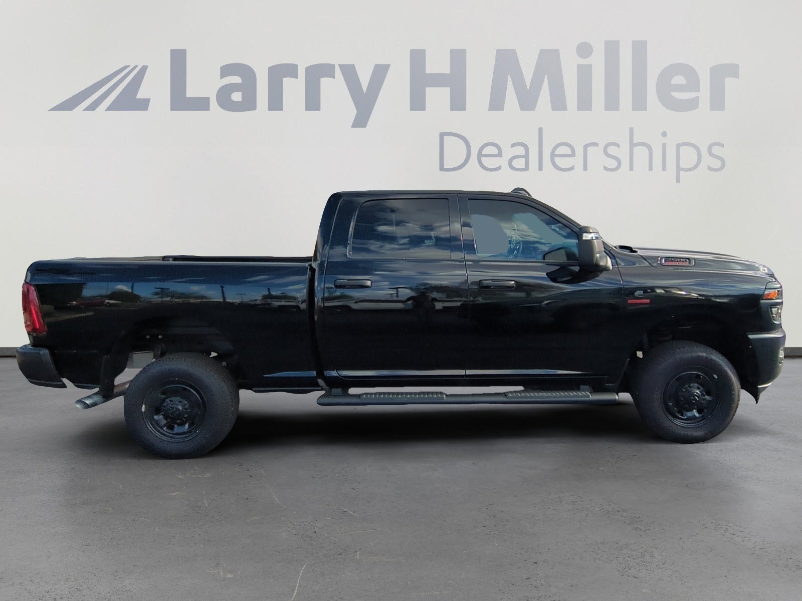 2025 RAM 2500 Tradesman - Photo 6