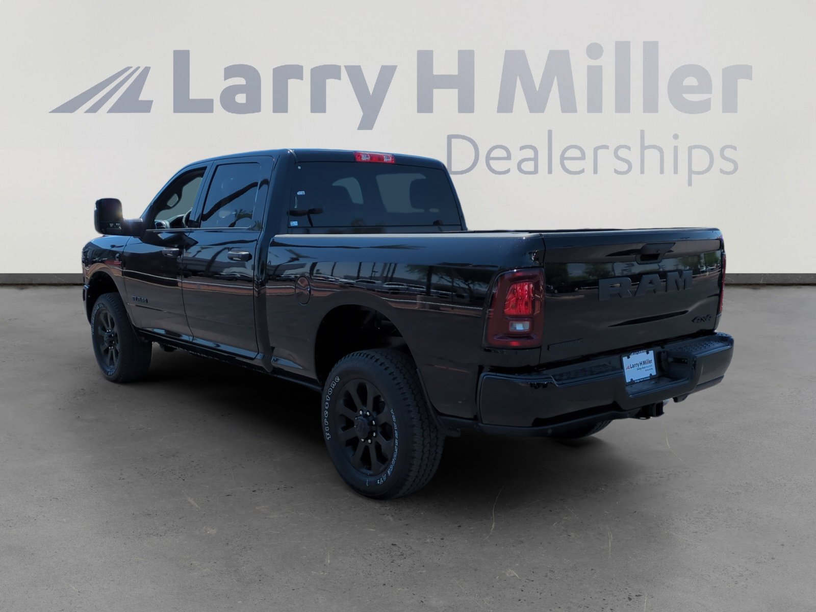 2025 Ram 2500 Big Horn photo 3