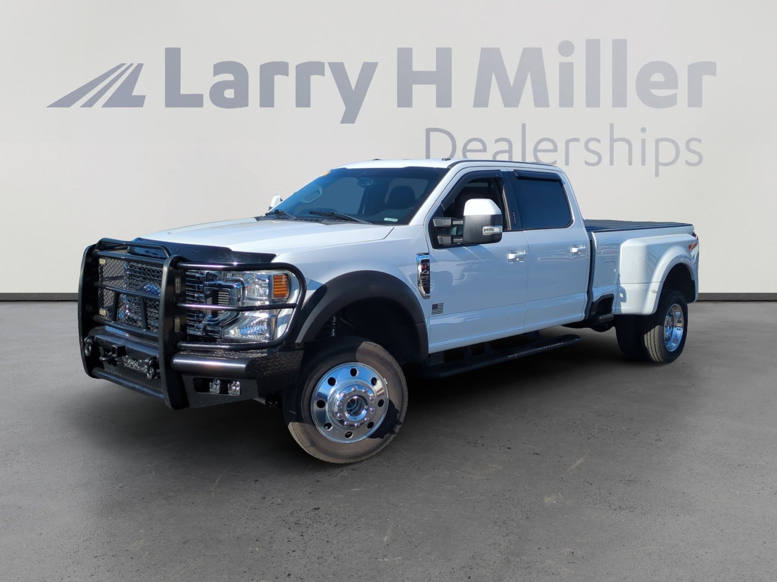 2021 Ford F-450 Super Duty Chassis Cab Lariat's photo