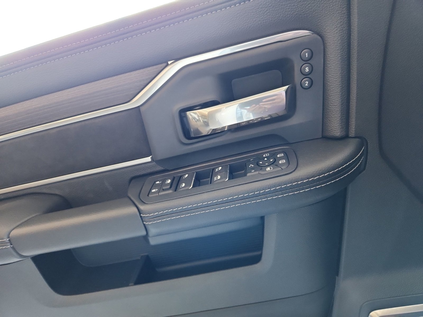 2025 RAM 2500 Laramie - Photo 16