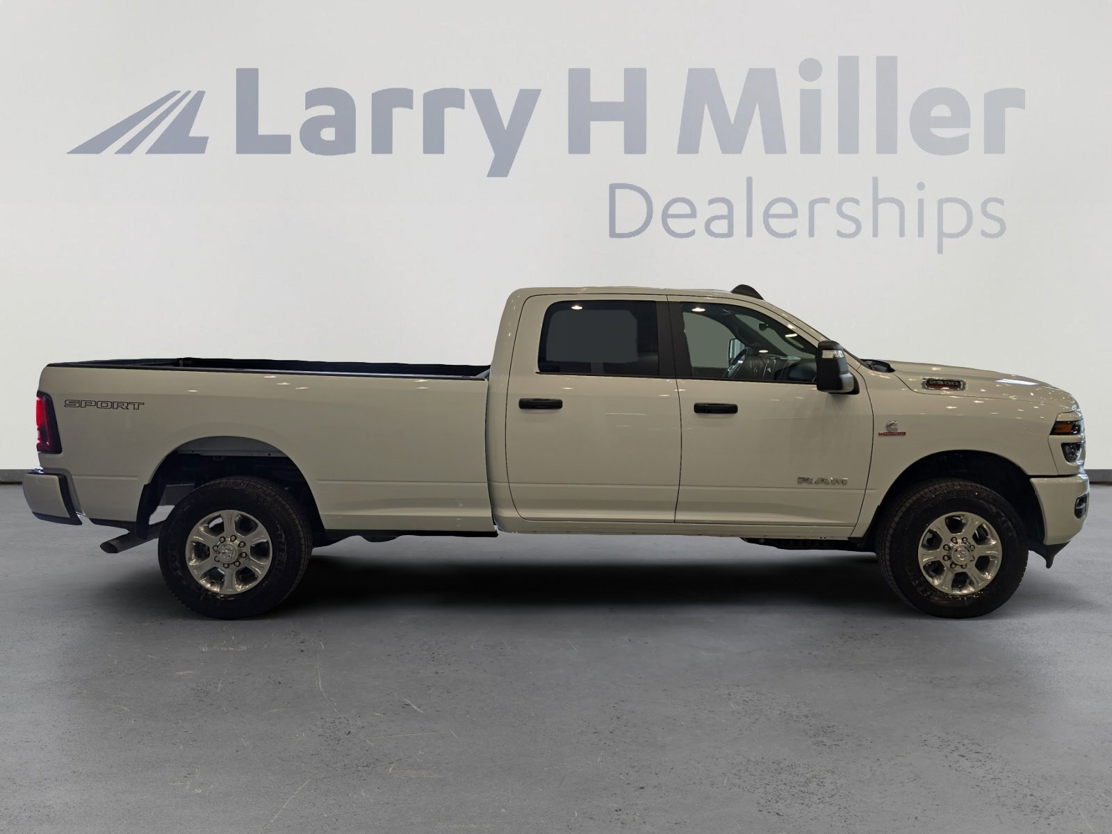 2025 RAM 2500 Big Horn - Photo 6