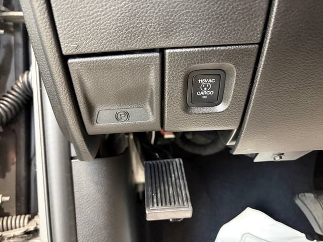 2026 RAM 3500 Laramie - Photo 19