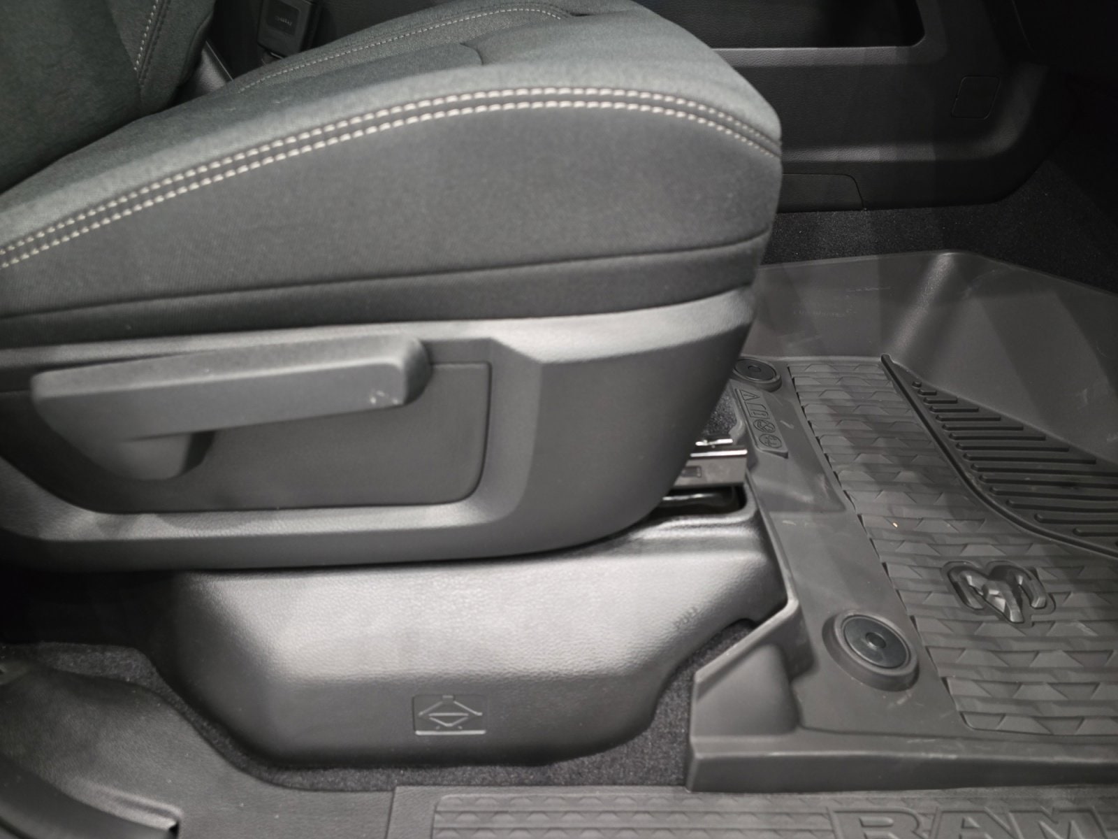 2025 RAM 2500 Big Horn - Photo 28
