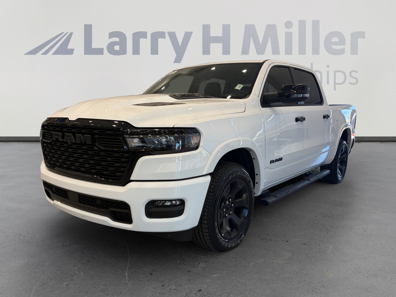 2026 RAM 1500 Big Horn/Lone Star 4x4 Crew Cab 5'7's photo